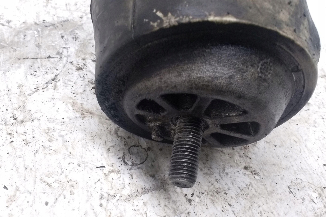 engine mount VOLKSWAGEN TOUAREG and 7L6 199 131
