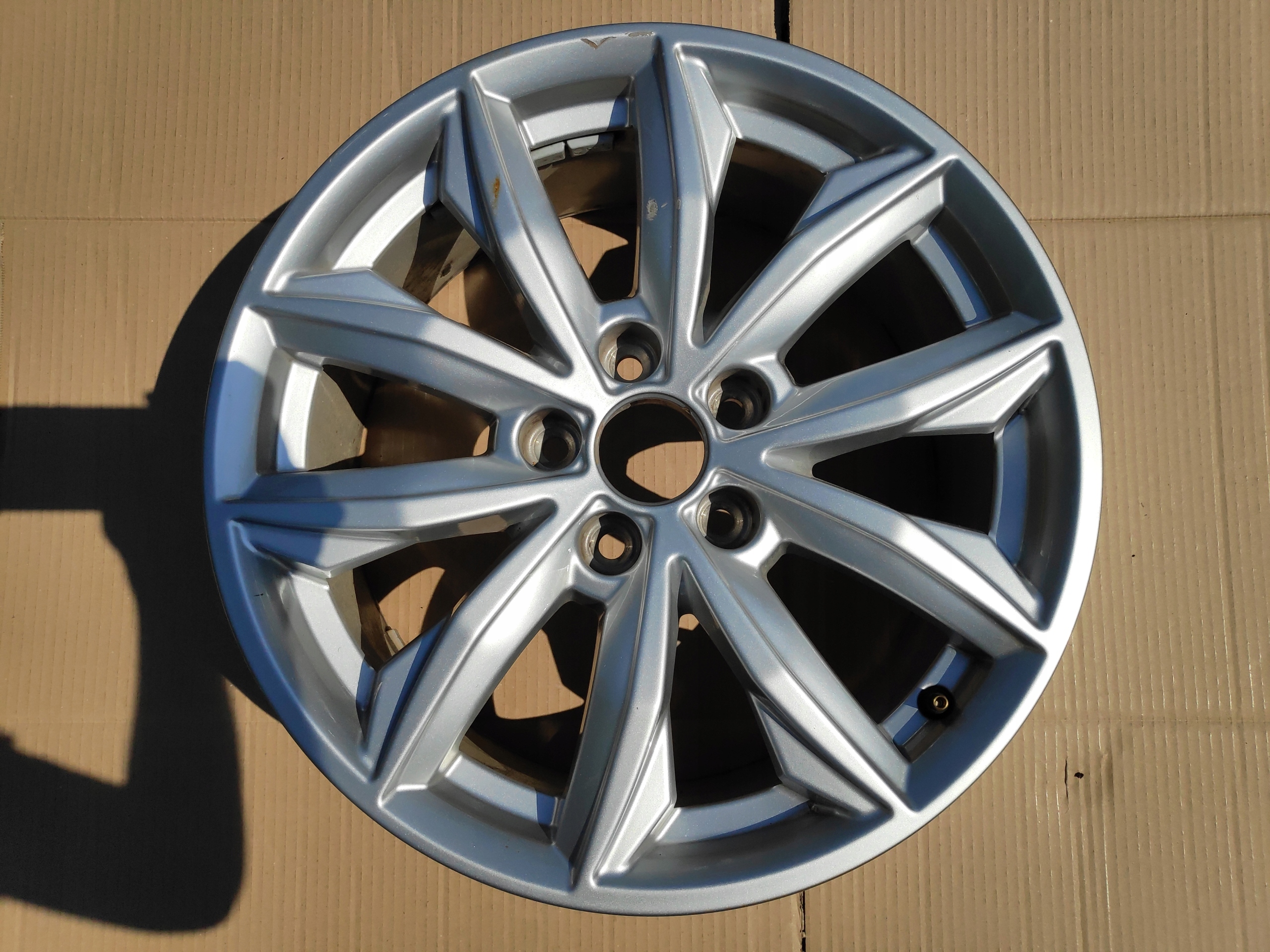 Диск алюминиевый Audi OE0a 601 025 J 7.0