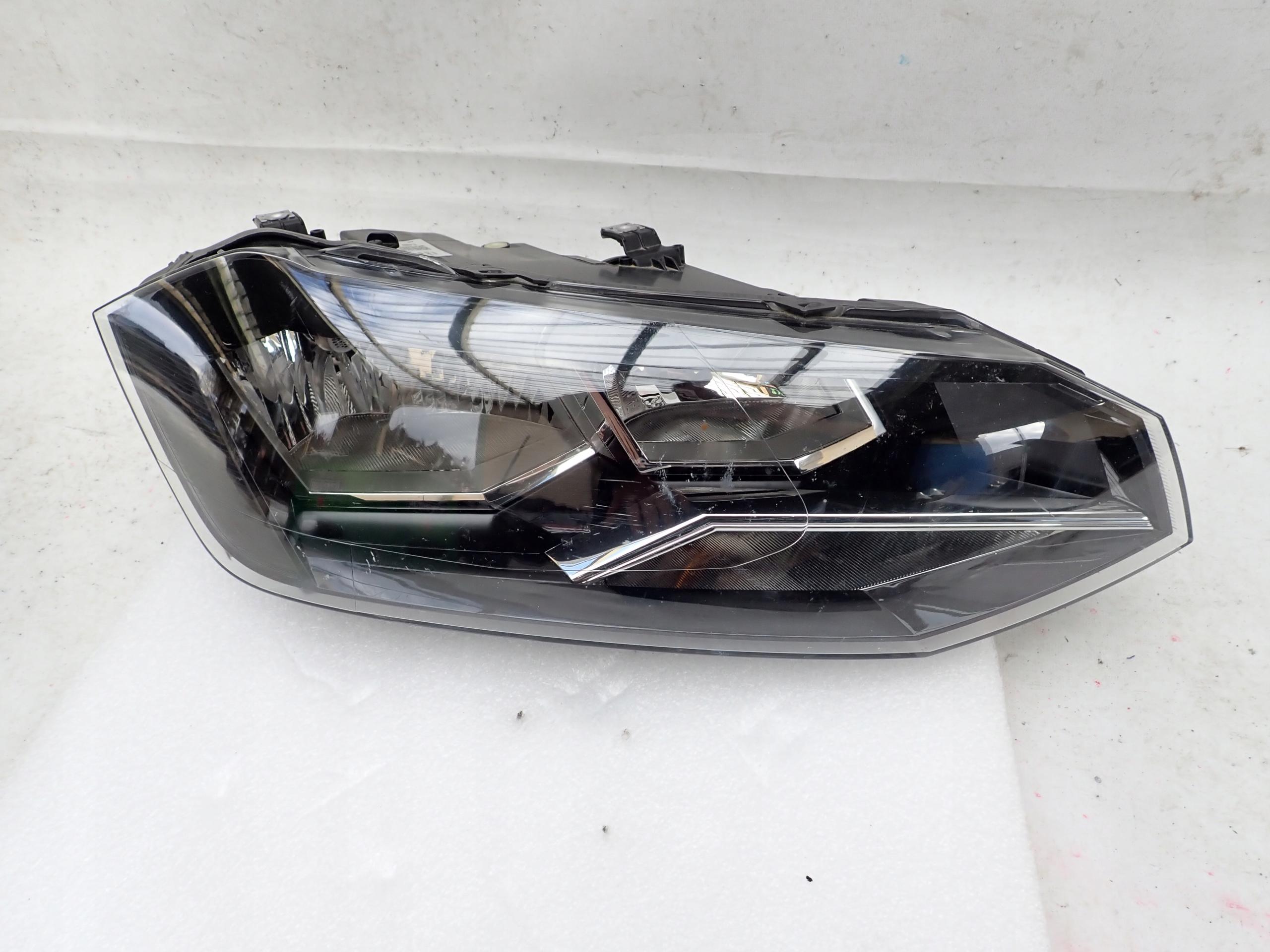 VW POLO VI 6 2G 17-21 light front front right