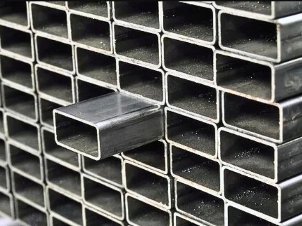 Aluminiowa Rura Prostokątna 40x20x2mm L=350cm Materiał aluminium