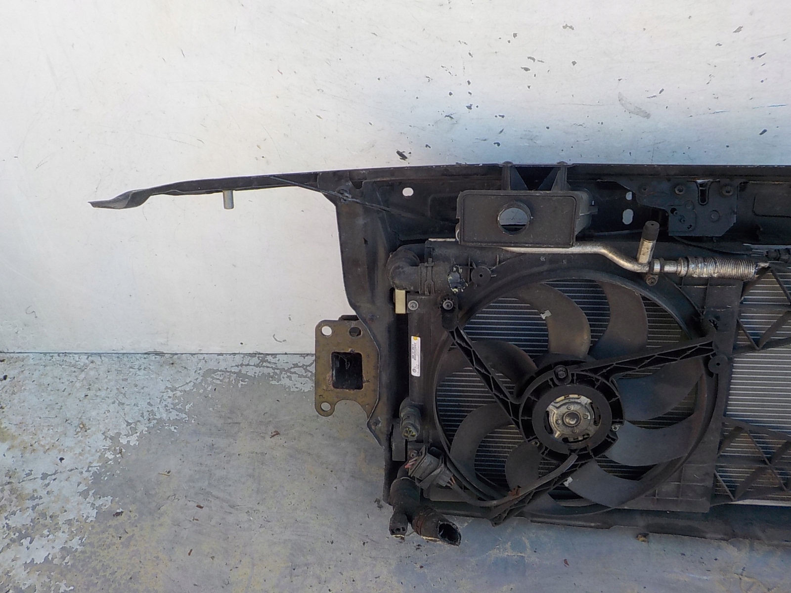 152 SKODA FABIA II 1.2 1.4 B support panel for radiators sider radiator