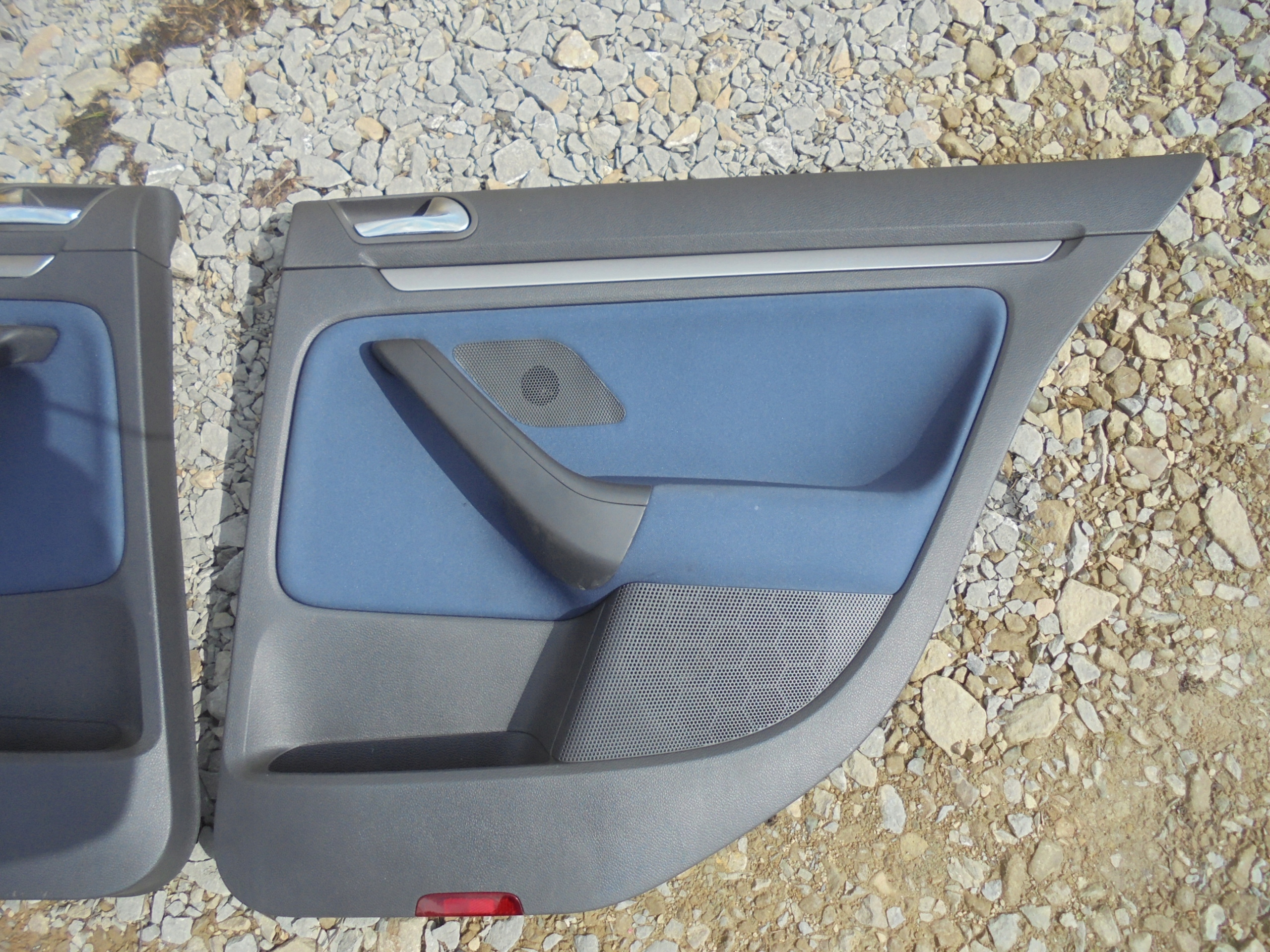 kárpit oldalsó NA ajtó far VW GOLF 5 V 2004