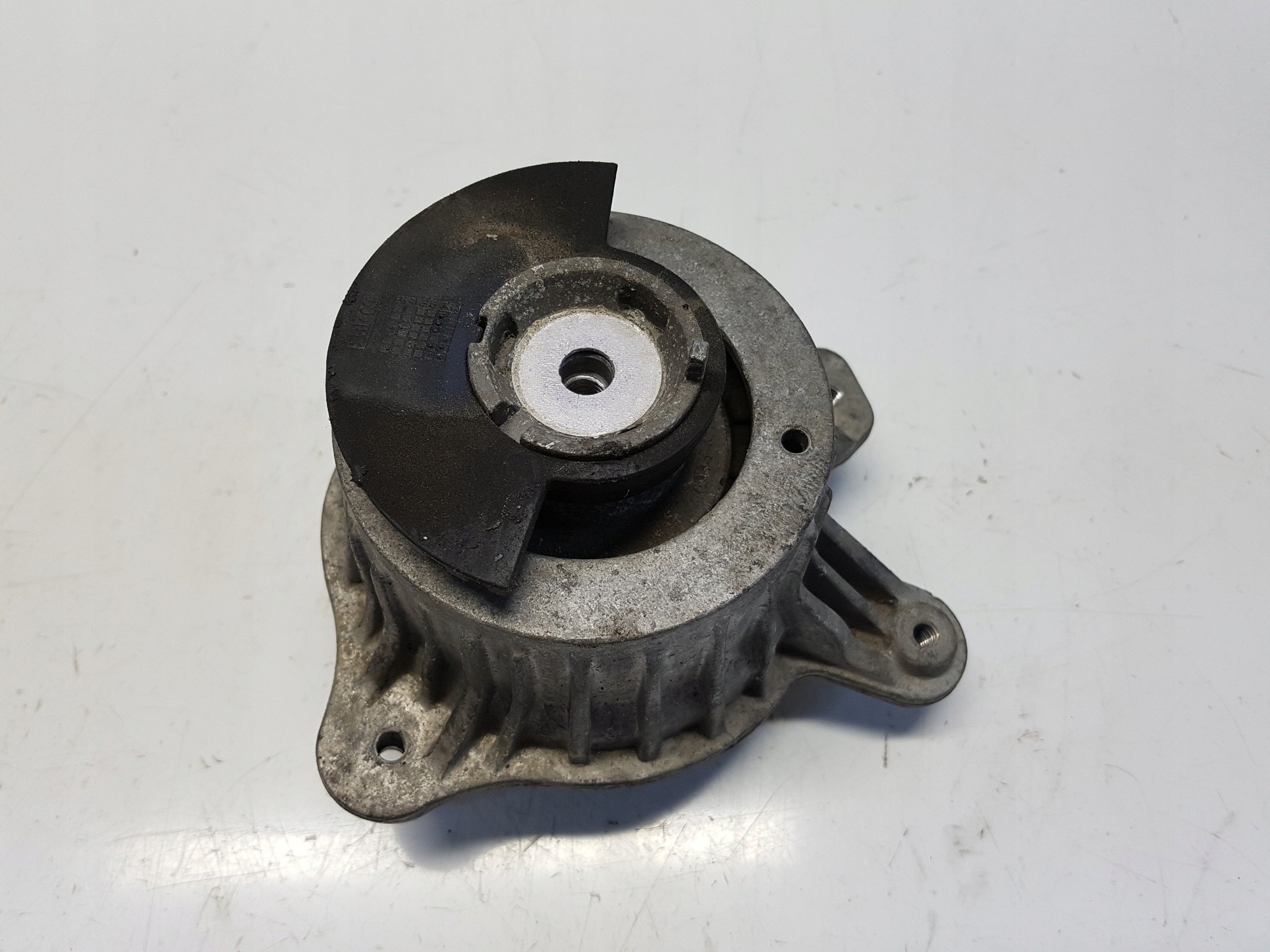 MERCEDES W205 CDI engine mount right