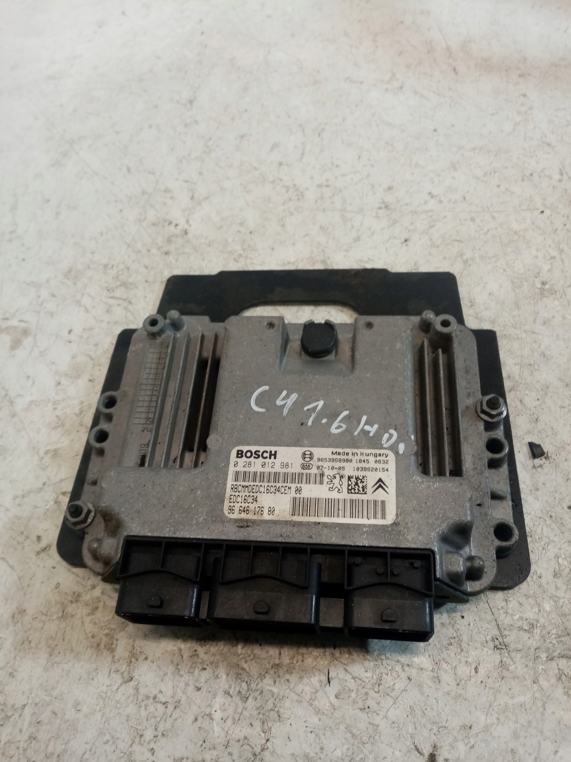 computer of the engine control unit CITROEN C4 1.6 hdi BOSCH 0281012981