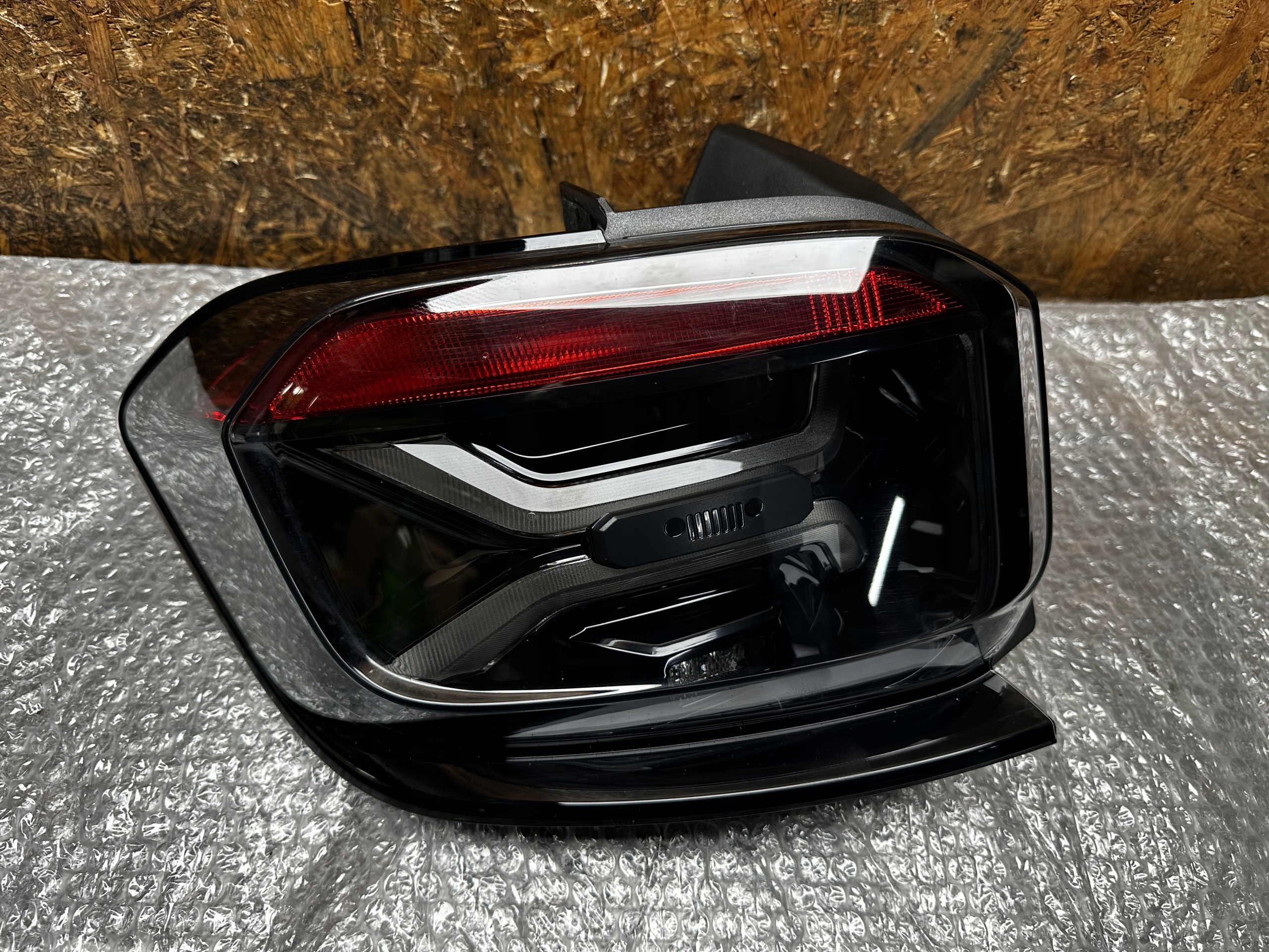 LAMPA LEWY TYŁ JEEP AVENGER 22- 00521707370