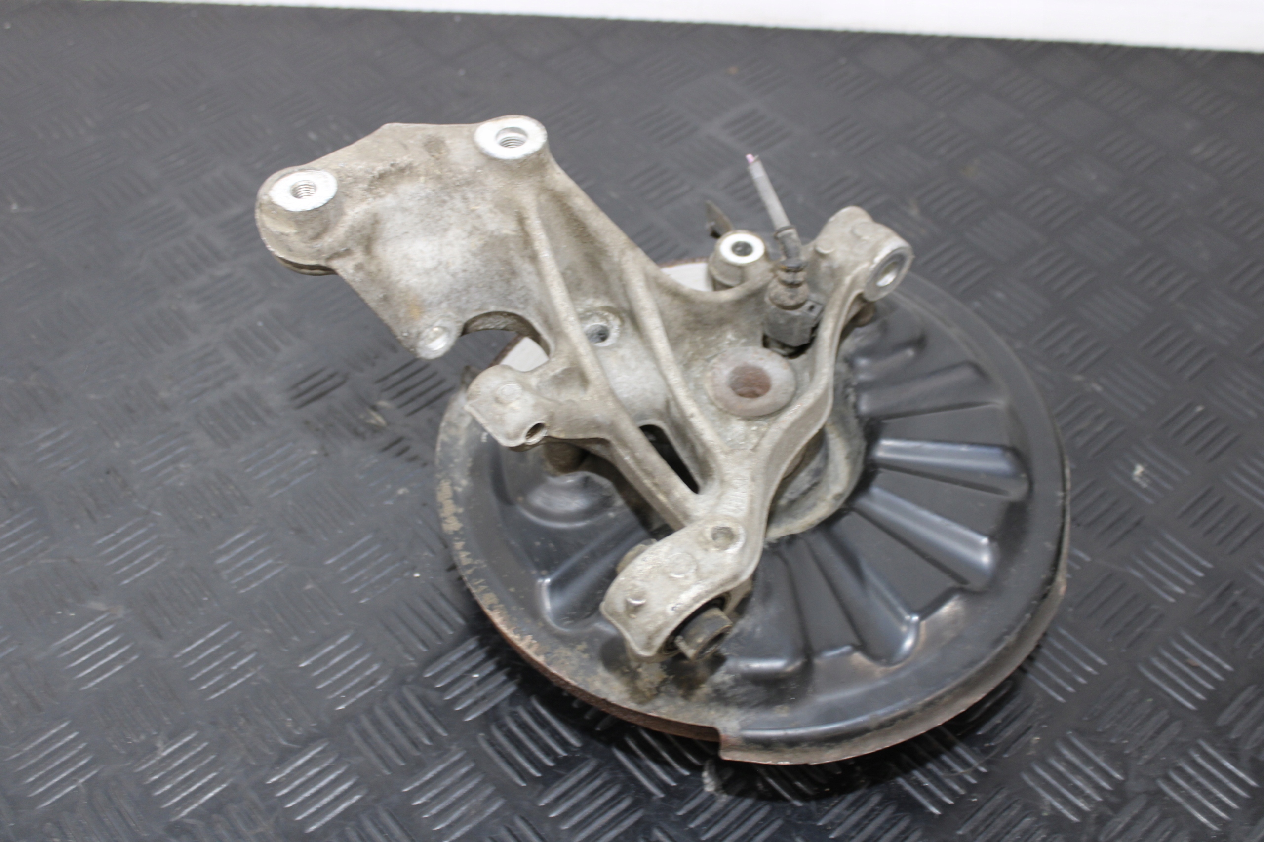 swing right rear part VW PASSAT B8 3G0 3G9