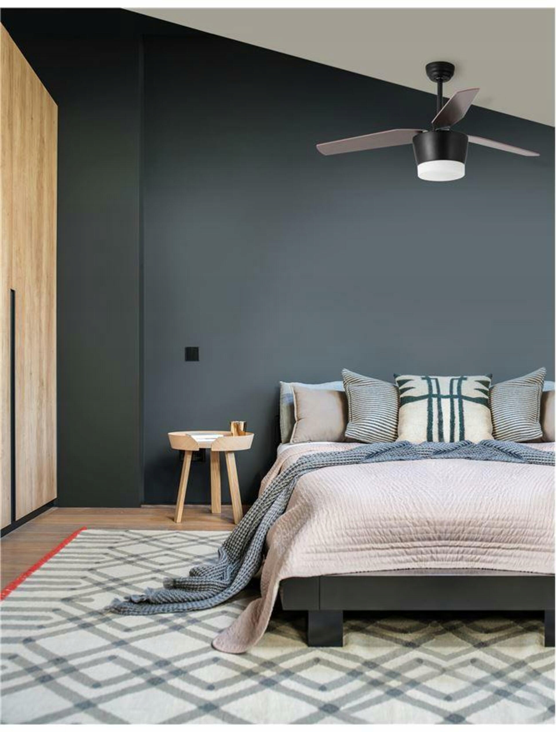 Nova Luce stropný ventilátor so svetlom Monsoon telo z ocele matná čierna