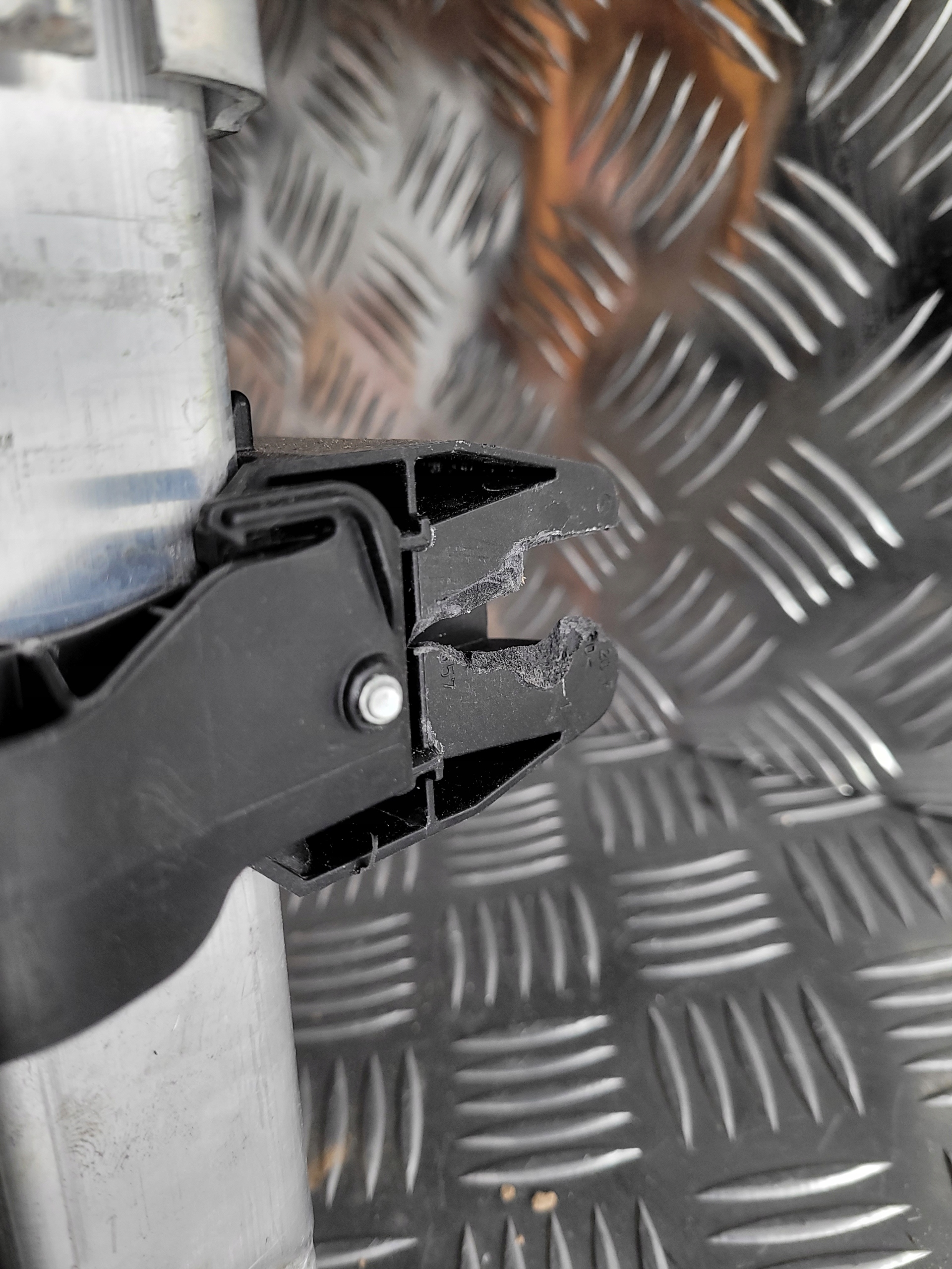 MERCEDES C253 2023 рама подрамник балка оригинал