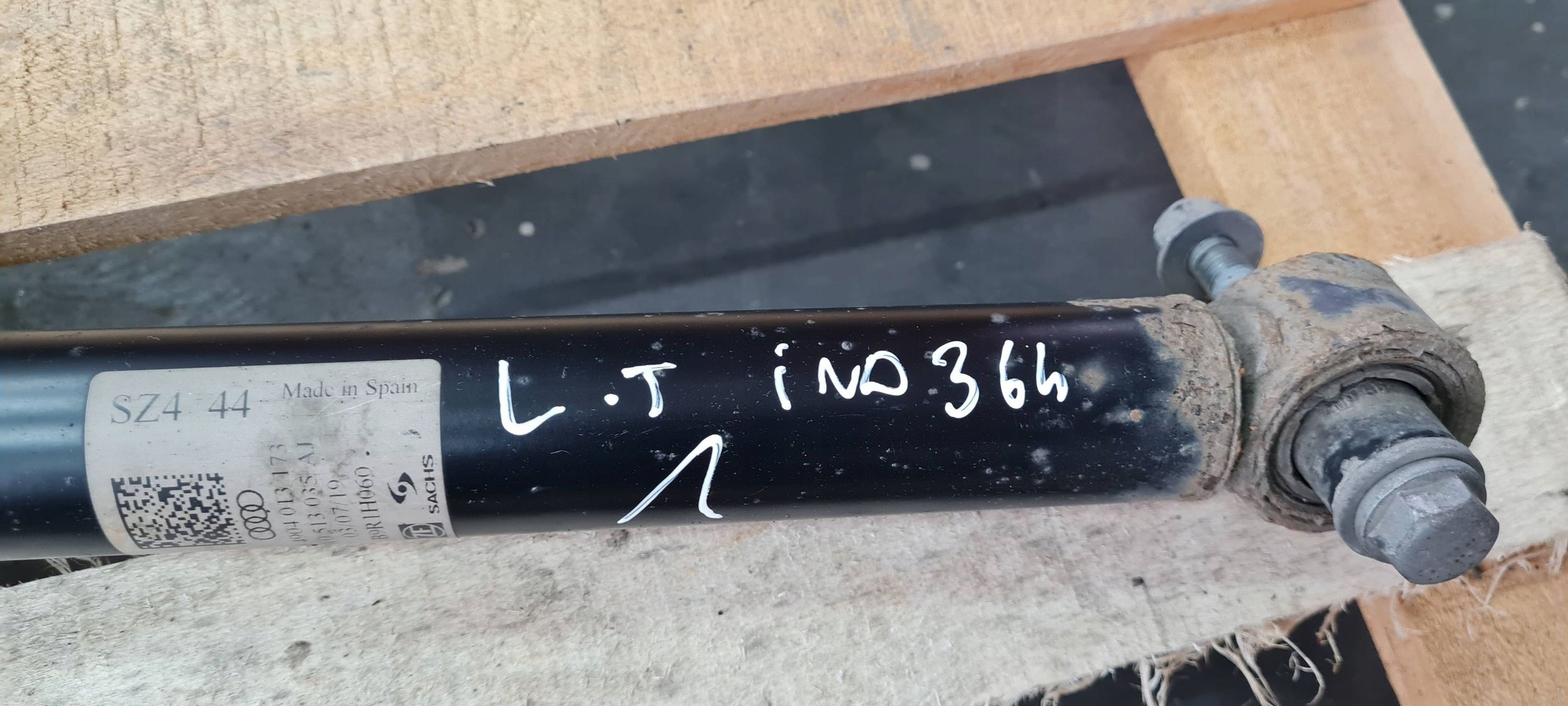 A4 B9 8W LIFT shock absorber left right rear part 8W0513035AJ