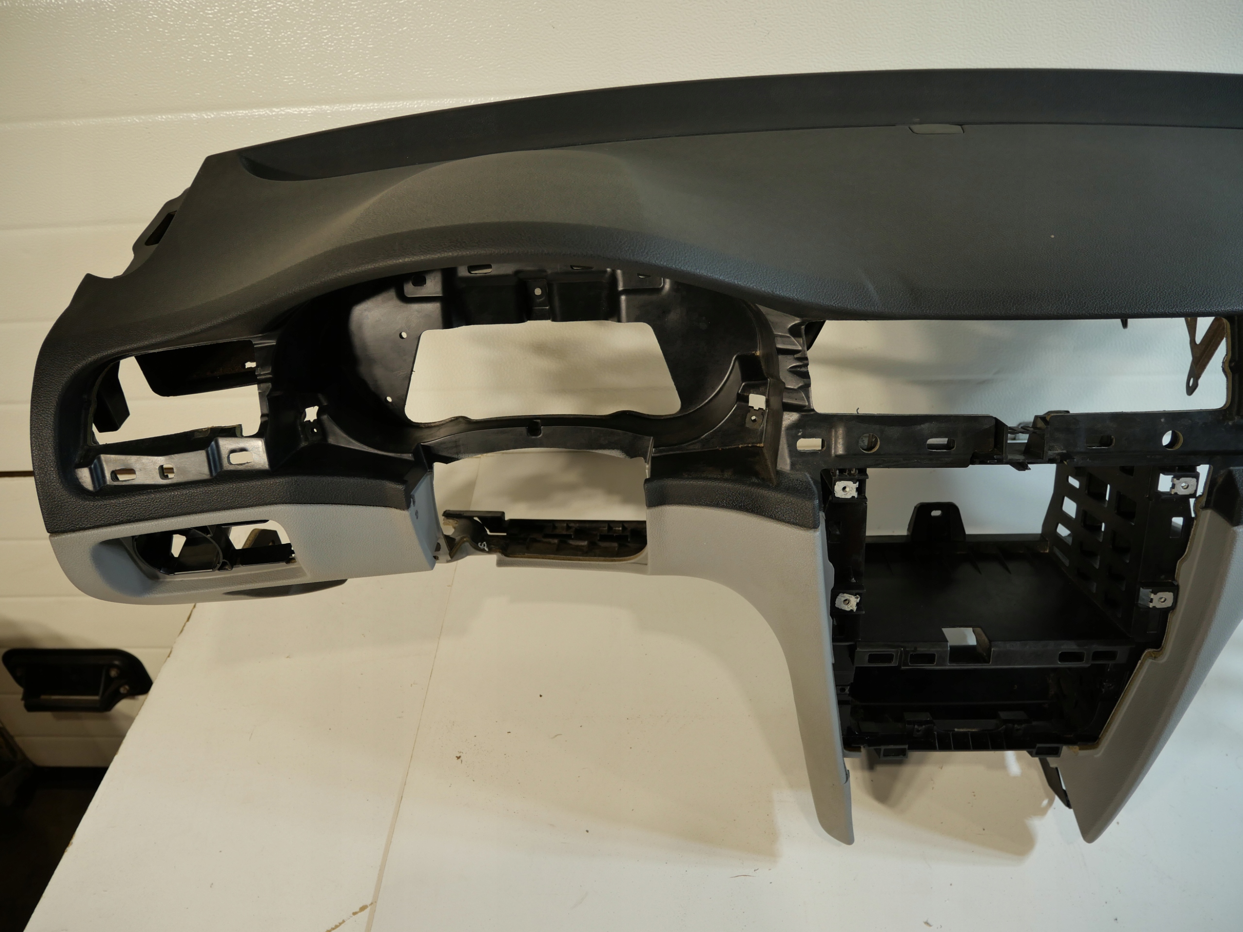 SKODA SUPERB II dashboard console