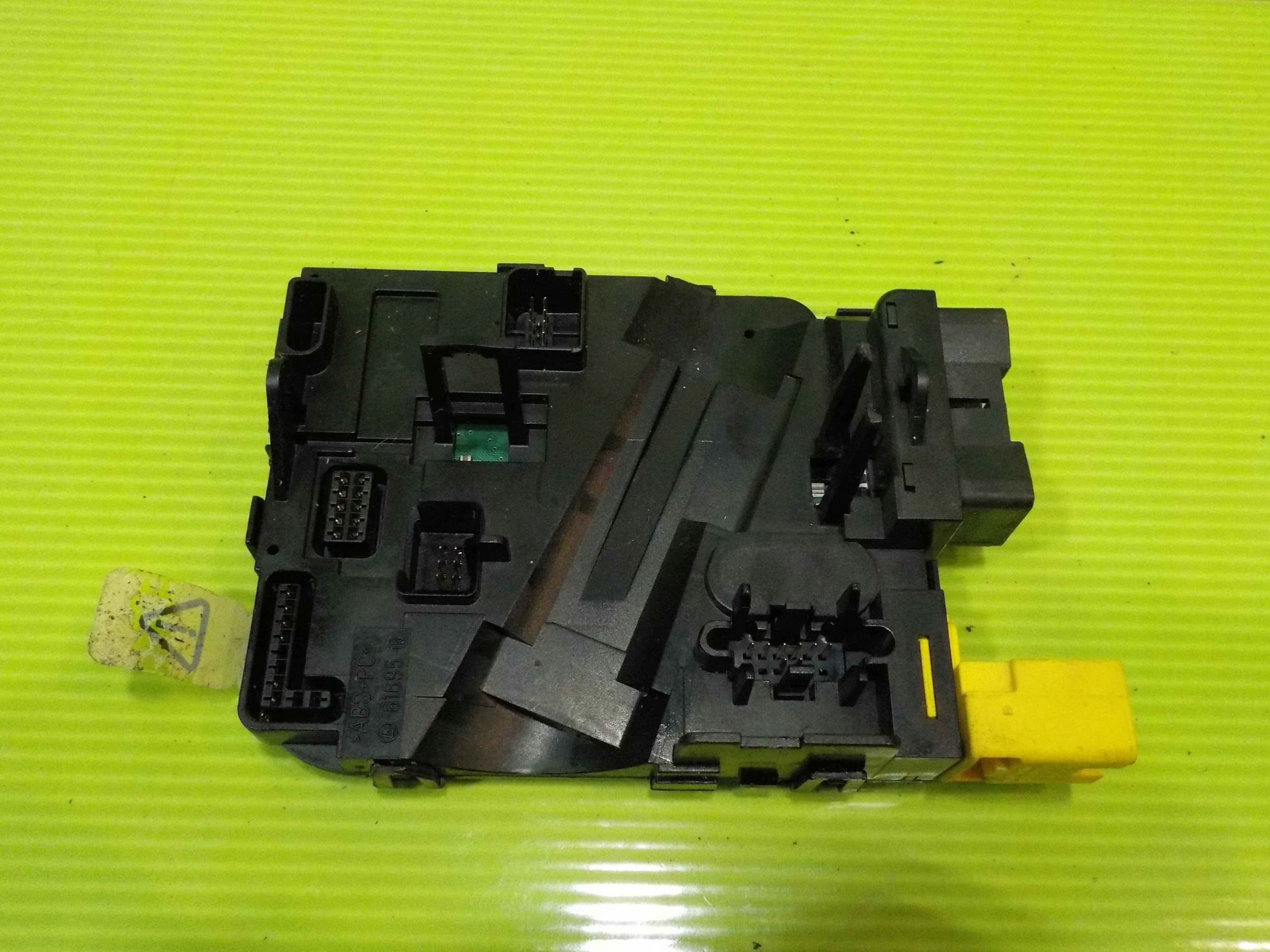 AUDI A3 8P 08r czujnik kata skretu 1K0953549AH Producent części Audi OE