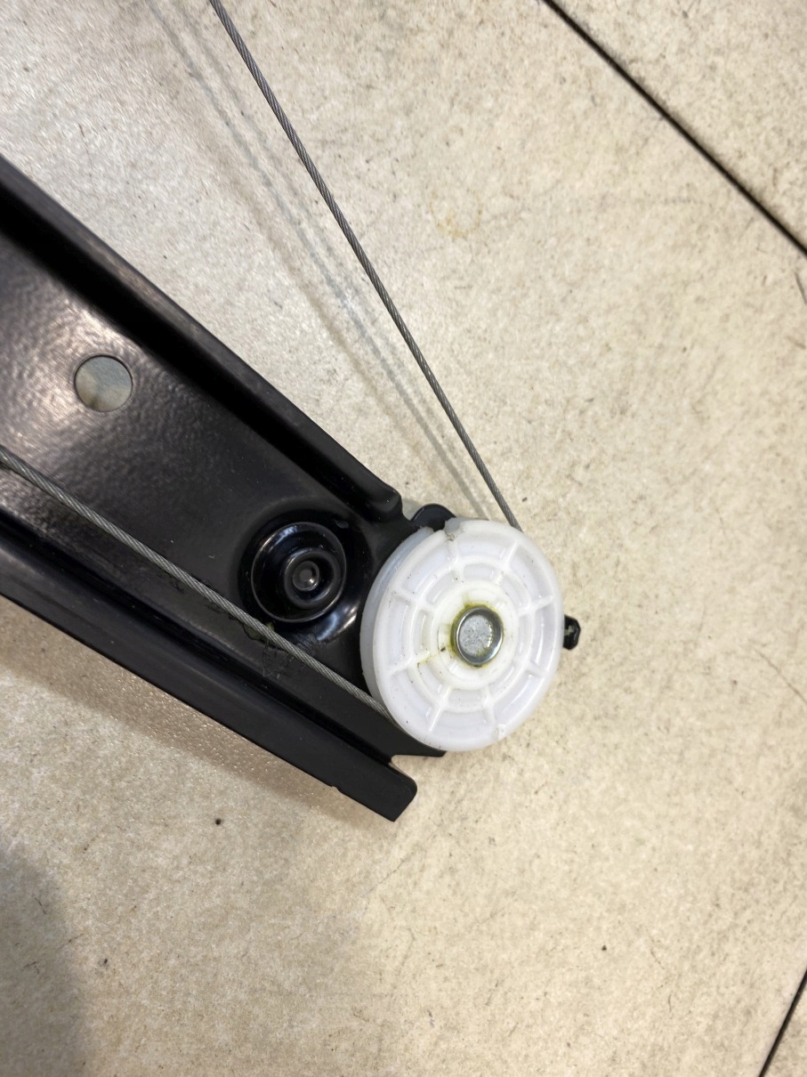 window regulator right rear part VOLVO S80 and