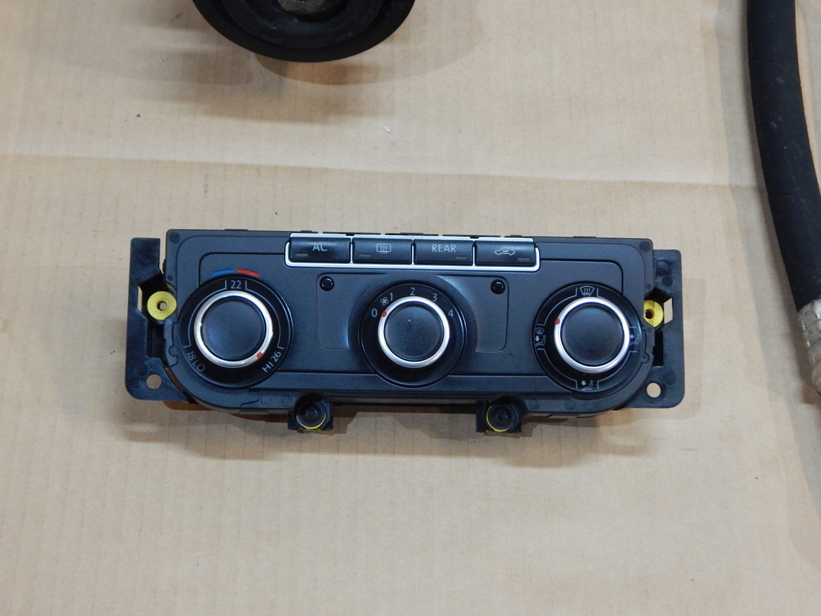 VW T5 LIFT MULTIVAN ZESTAW klimatyzacji sprężarka panel 2.0 TDI Producent części Volkswagen OE