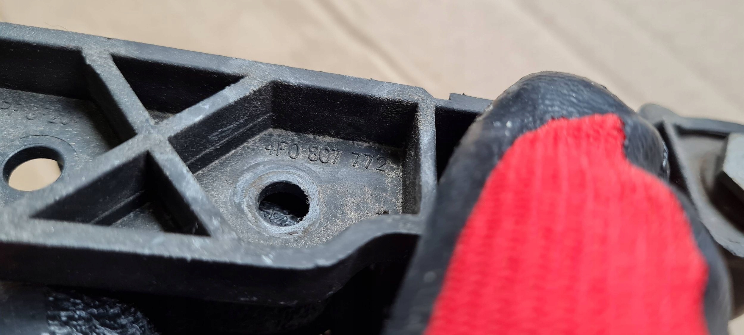 A6 C6 LIFT Poignée Support plaque Pare choc Droite Avant 4F0807772
