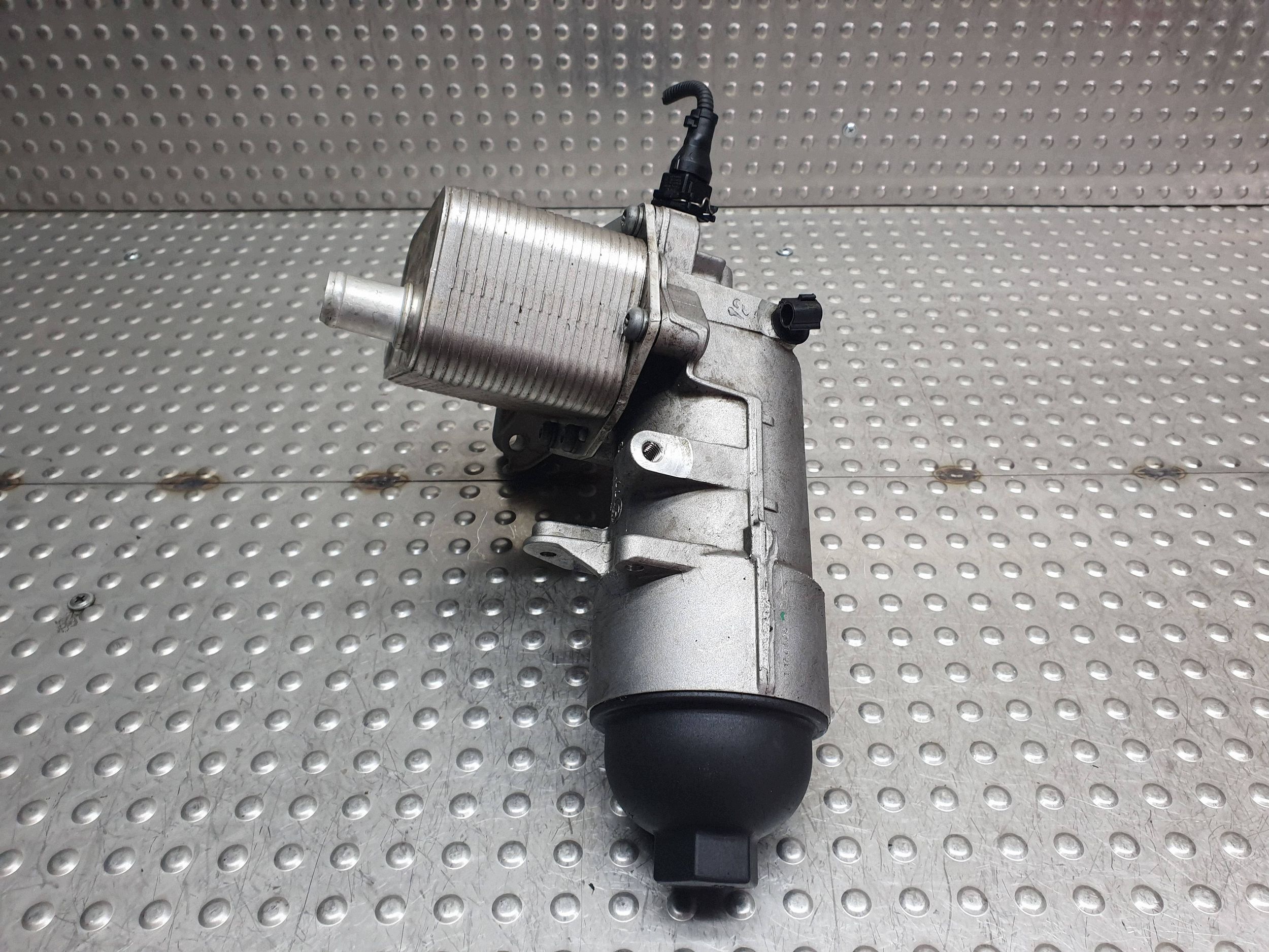 cover of a filter, oil 7788453 BMW E91 E90 E60 E61 X5 E70 E53 E65 3.0 D M57