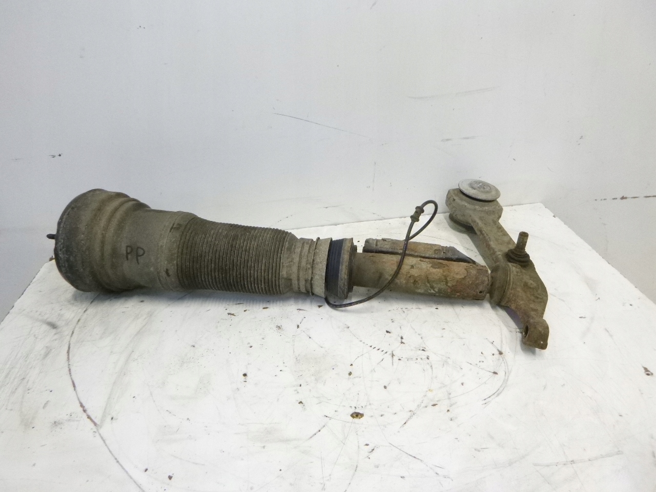 shock absorber ABC front right Mercedes W220 S klasa . AIRMATIC