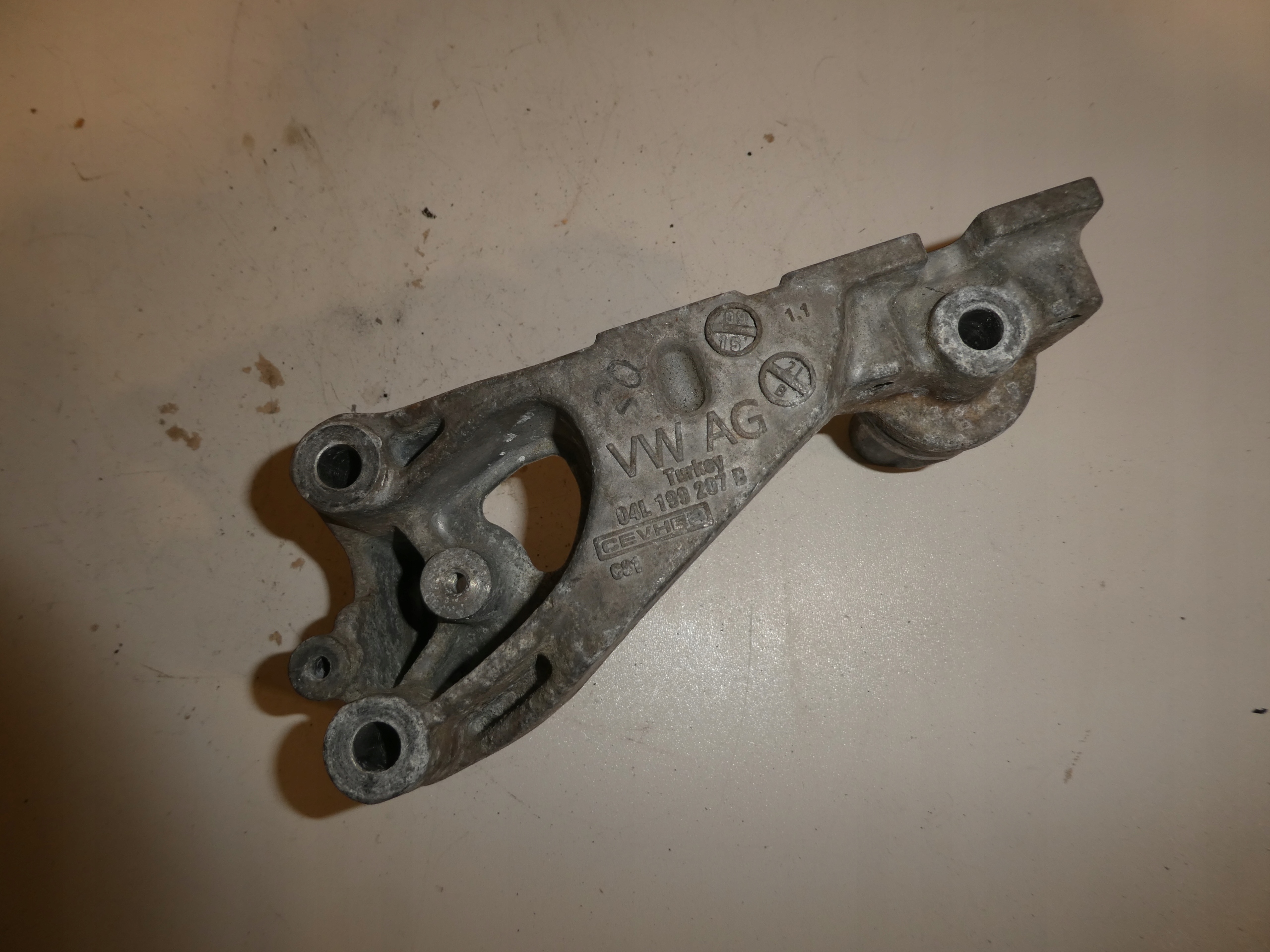 engine mount VW SEAT SKODA VW 04L199207B