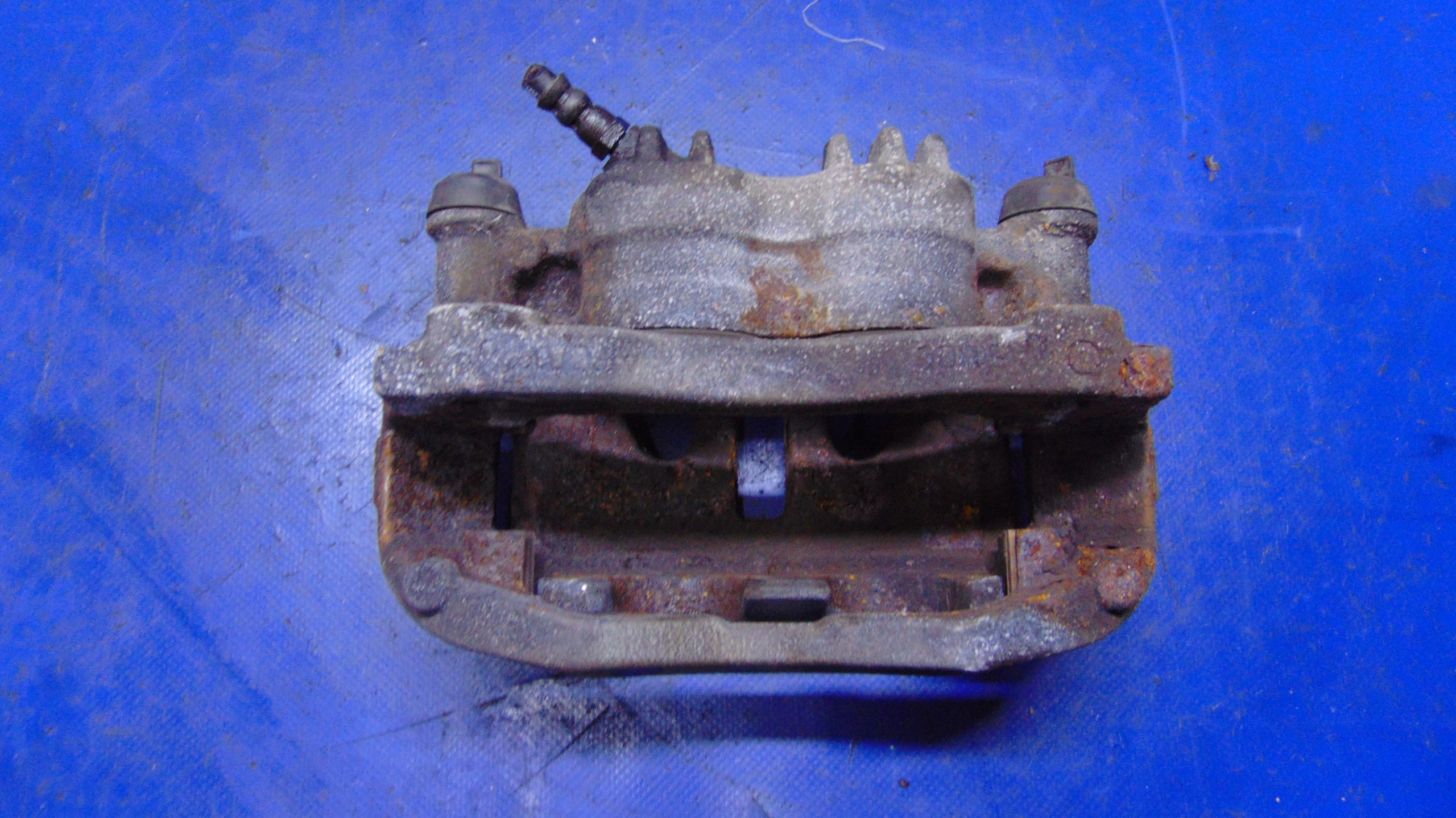 caliper left front 2.3DCI RENAULT MASTER III OPEL MOVANO B NISSAN NV400