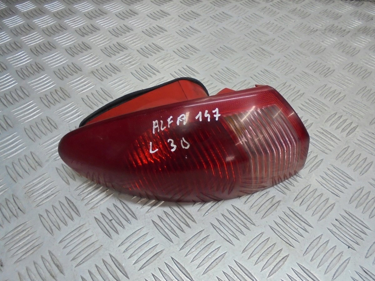 фонарь левый ALFA ROMEO 147 3D