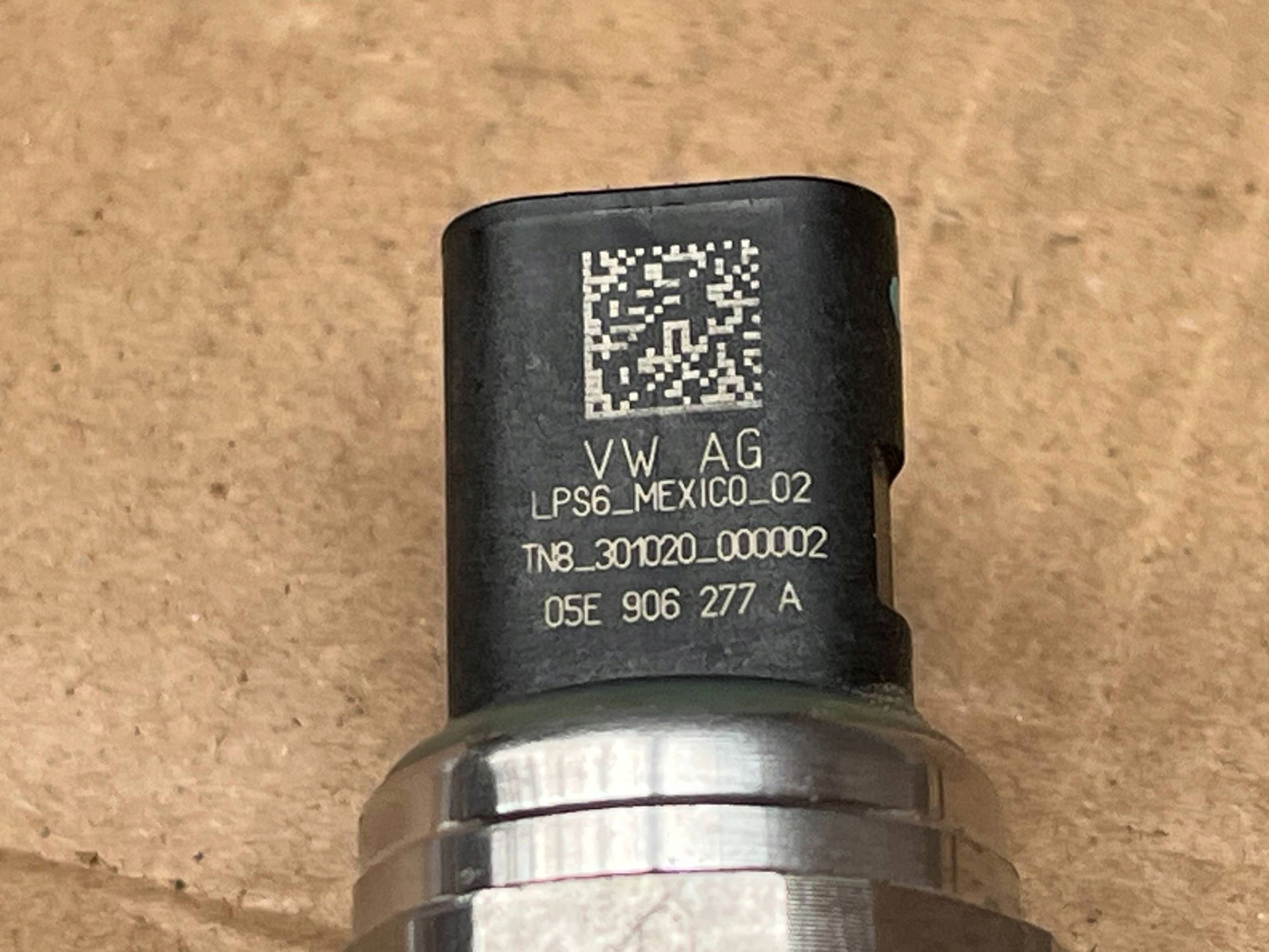 sensore pressione olio Skoda Kamiq 05E906277A !J