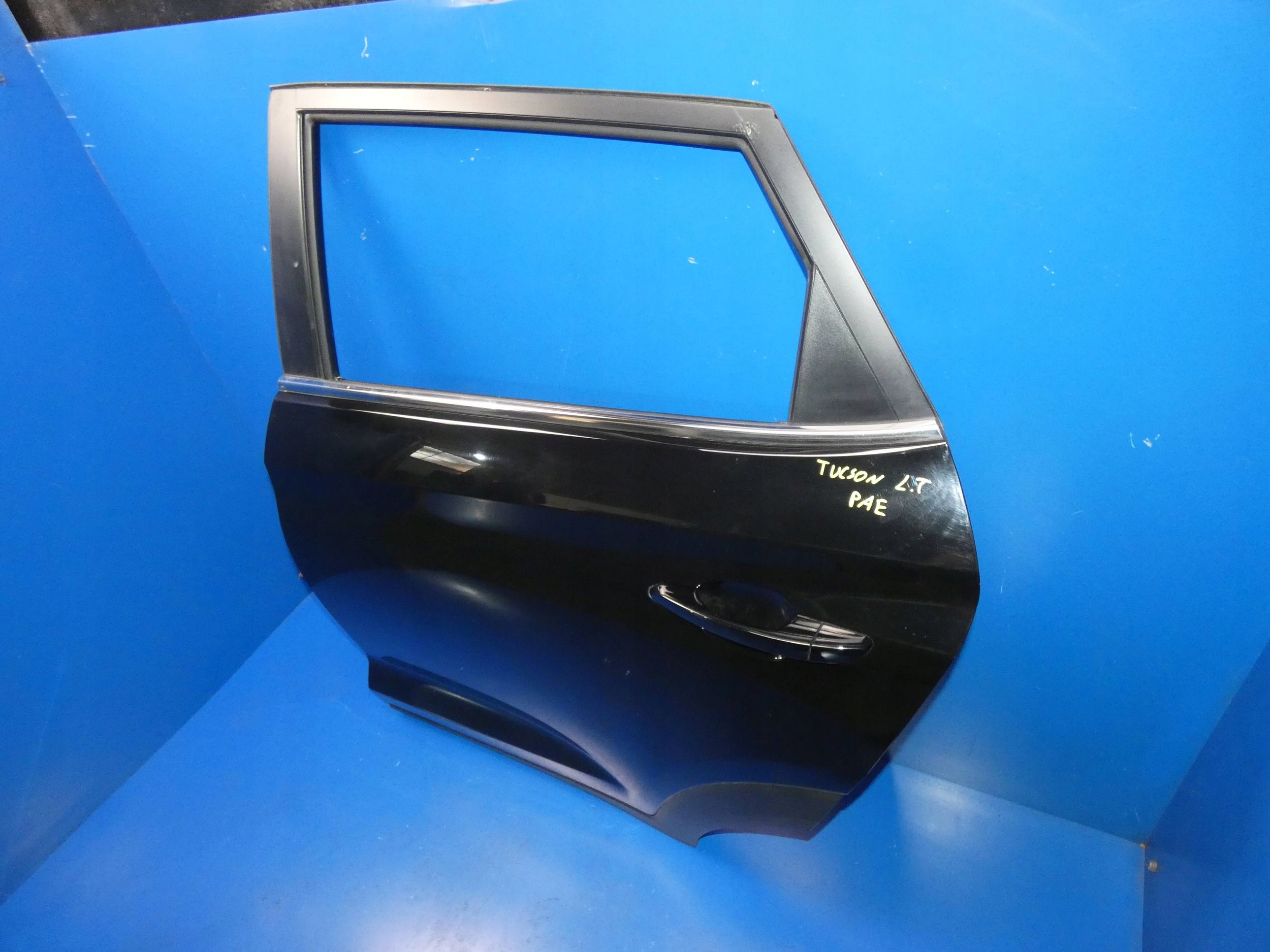 HYUNDAI TUCSON III door left rear part rear. PAE