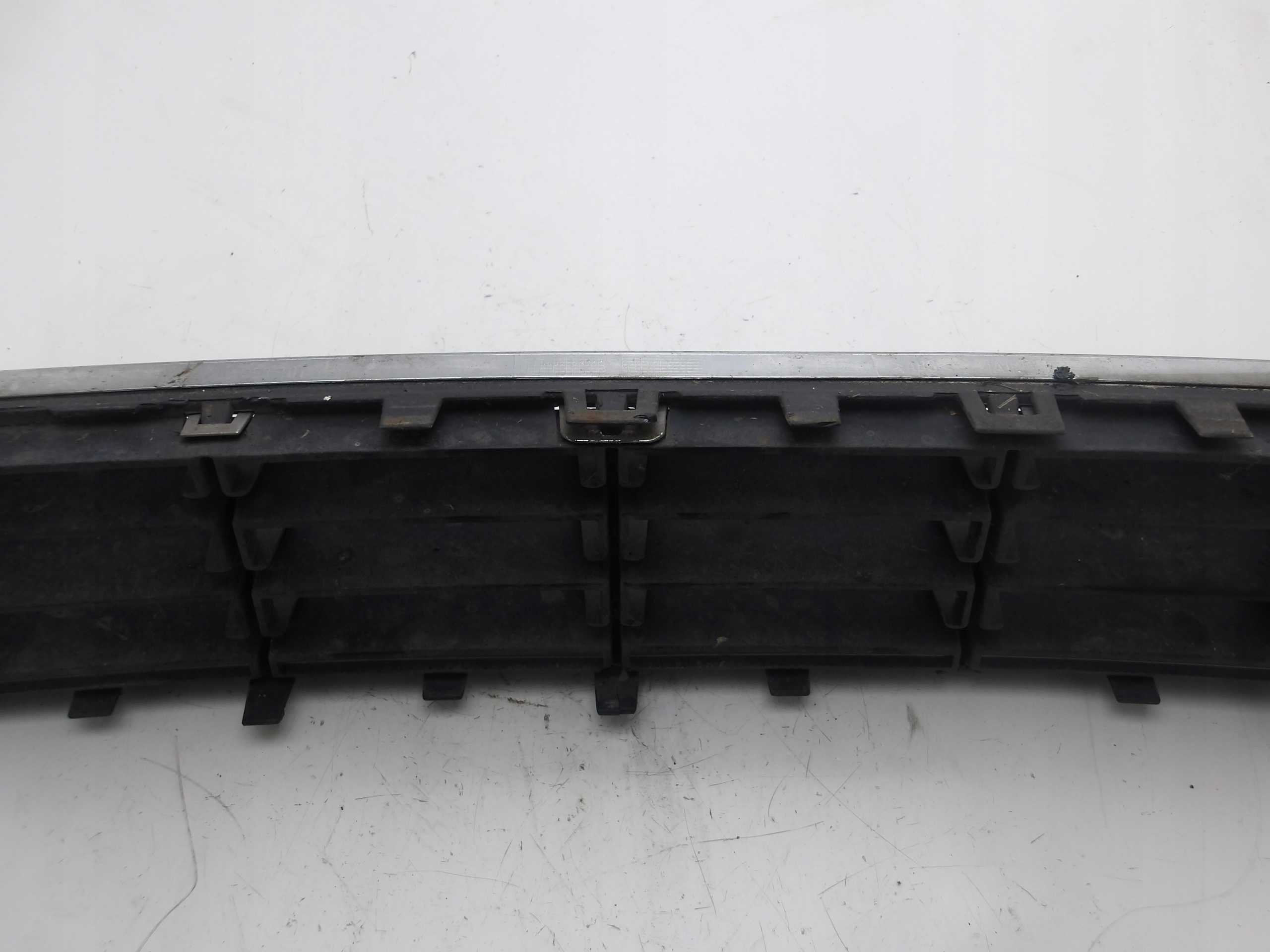 VW PASSAT B6 05-10 grid of a bumper front front CHROM 3C0853677