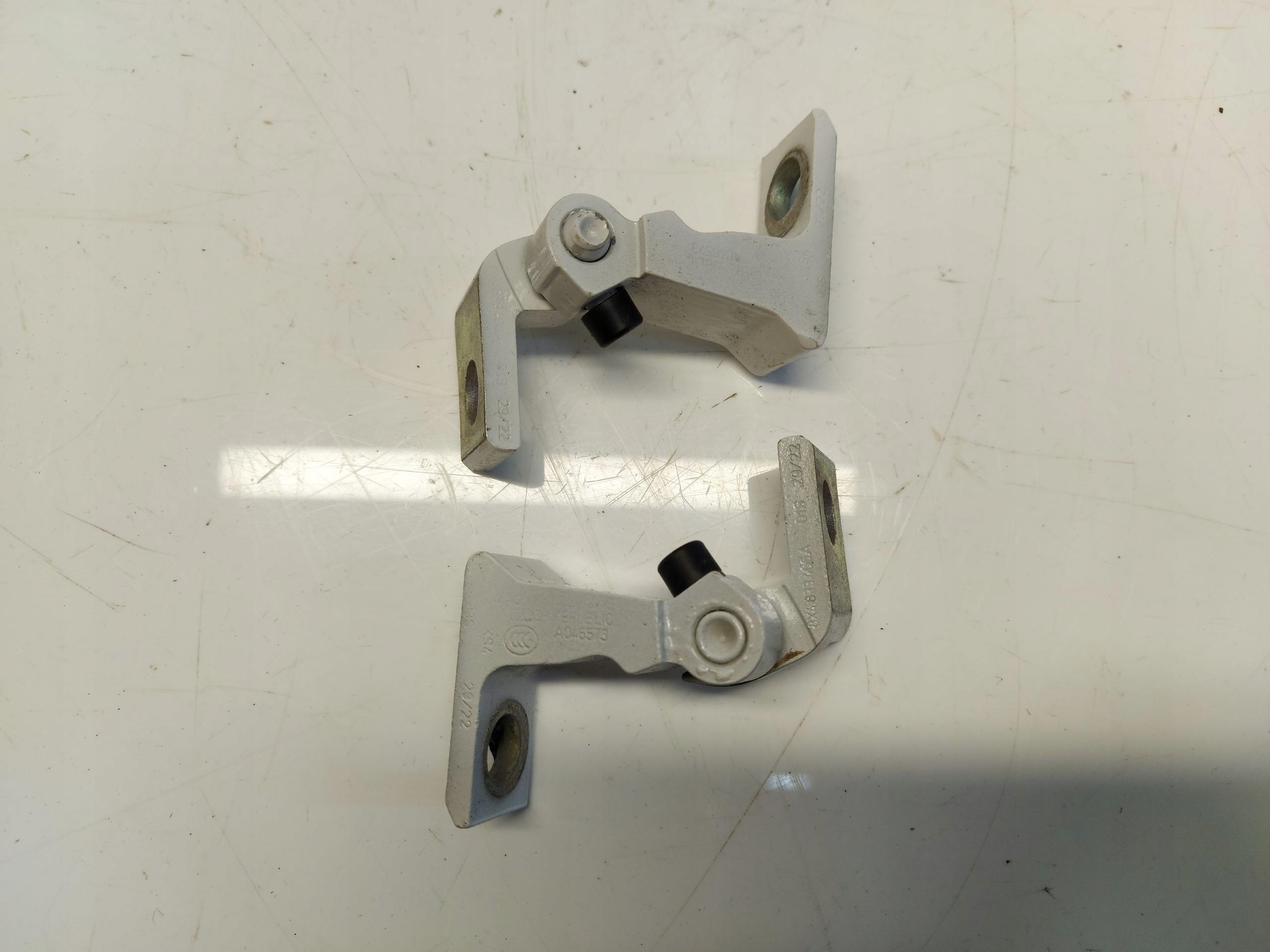 SKODA SCALA hinges right rear part SCALA 019238