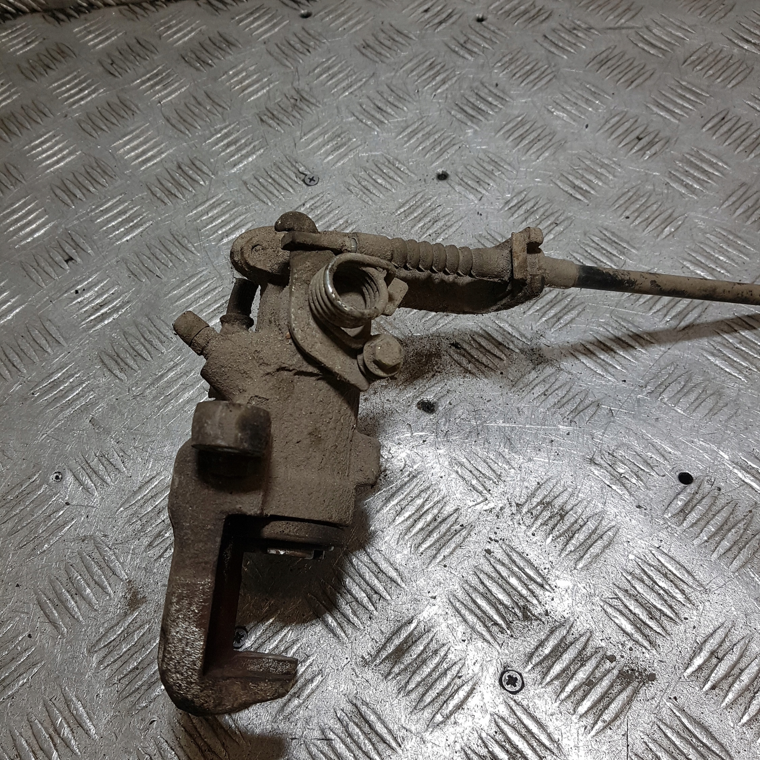 caliper brake right rear part rear NISSAN PRIMERA P11