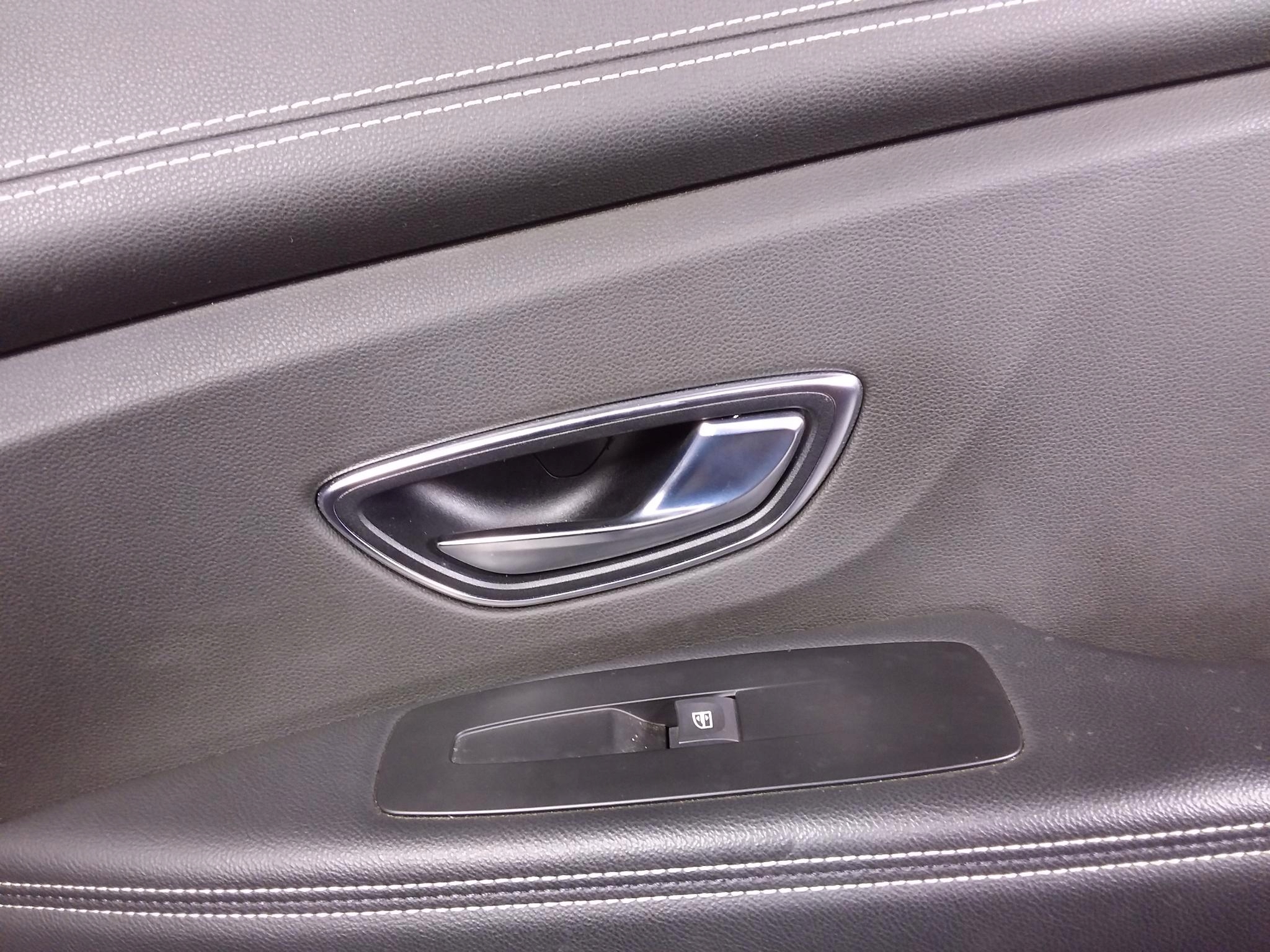 GRAND SCENIC IV TAPICERKA BOCZEK DRZWI PRZÓD PRAWY Producent części Renault OE