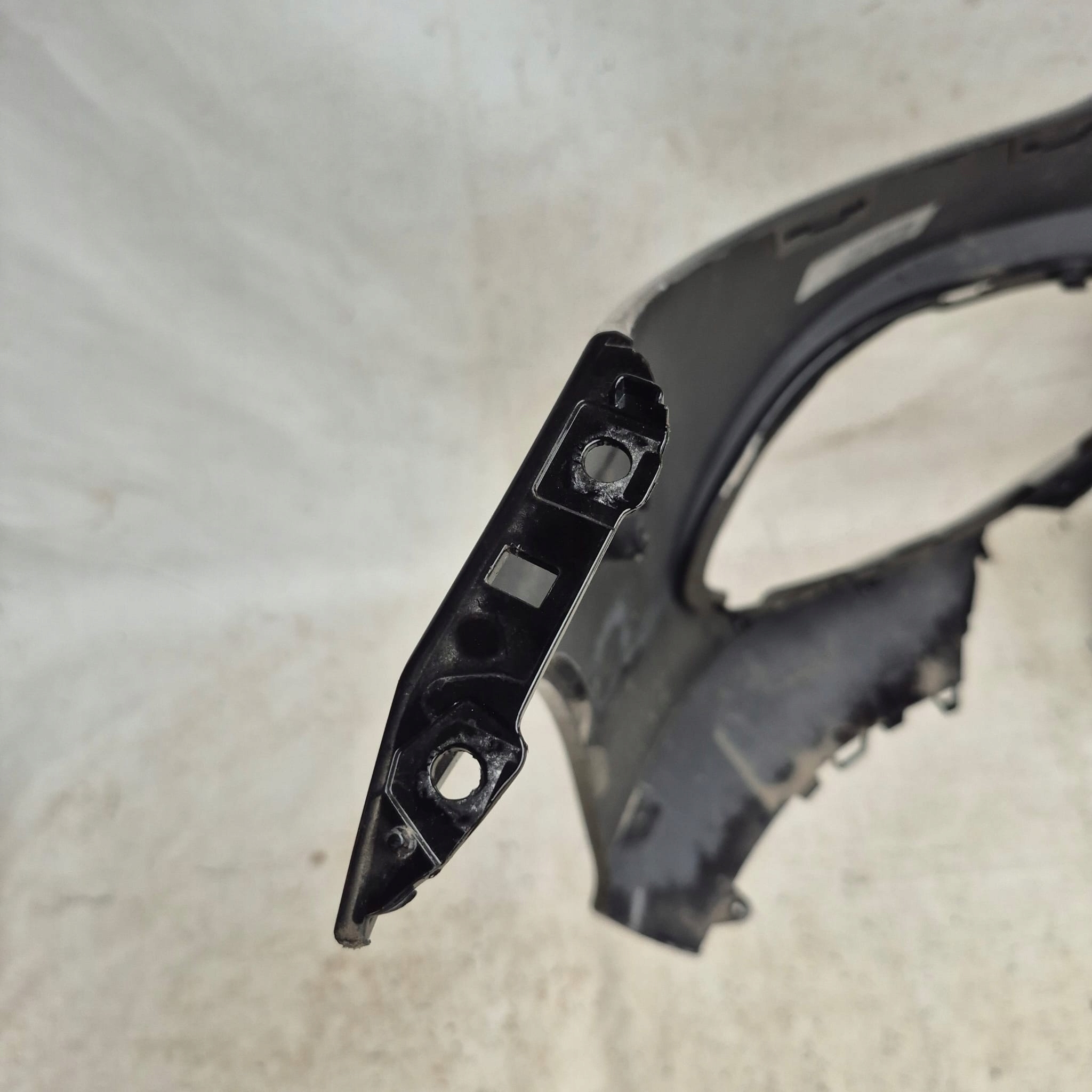 MERCEDES C-KLASA W206 21-> bumper front front PDC
