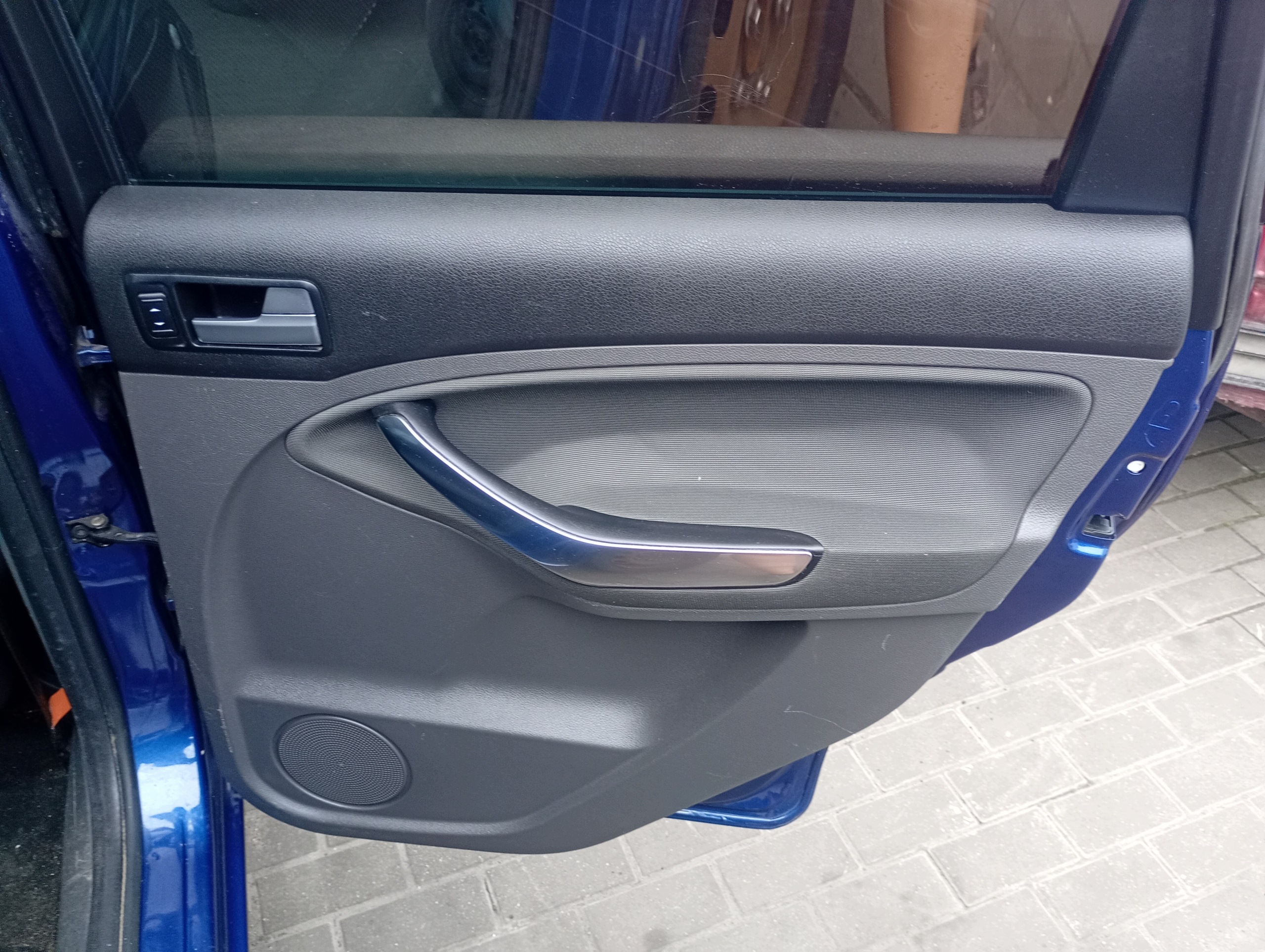 upholstery side right rear part Ford C-MAX 1 and FL 08-11