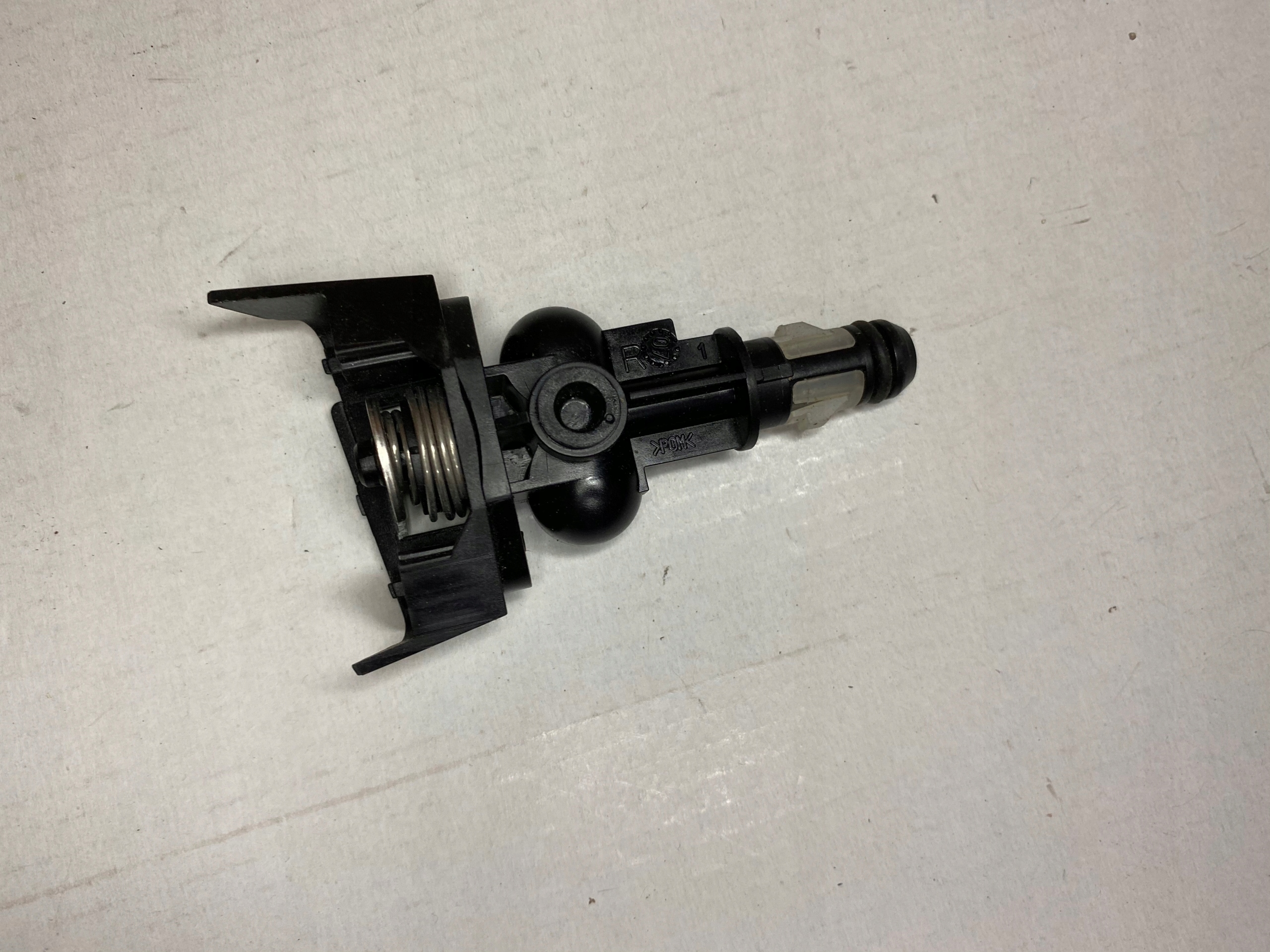 DYSZA SPRYSKIWACZA PRAWA CITROEN C4