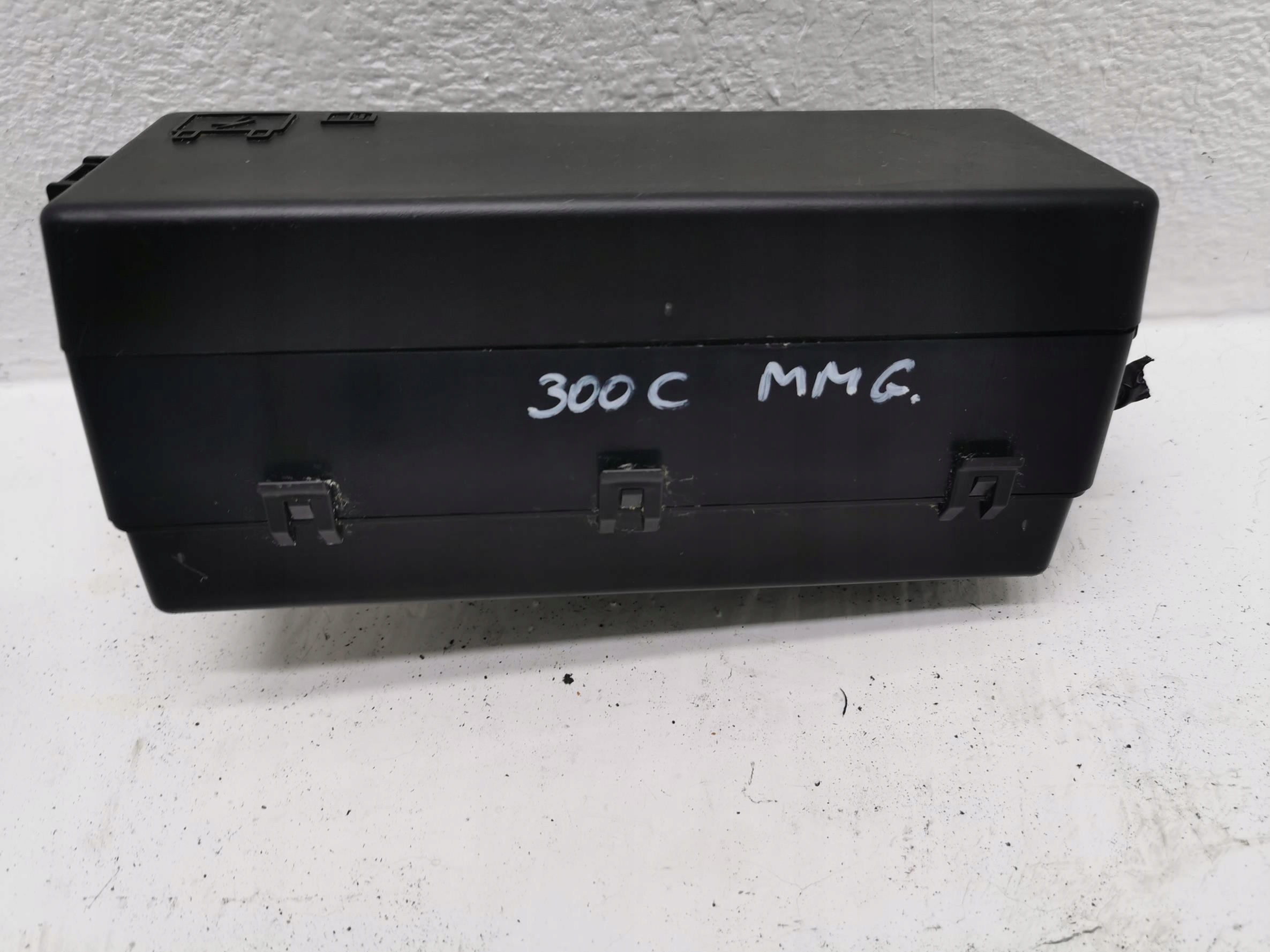 Module fusibles CHRYSLER 300C P04607559AD