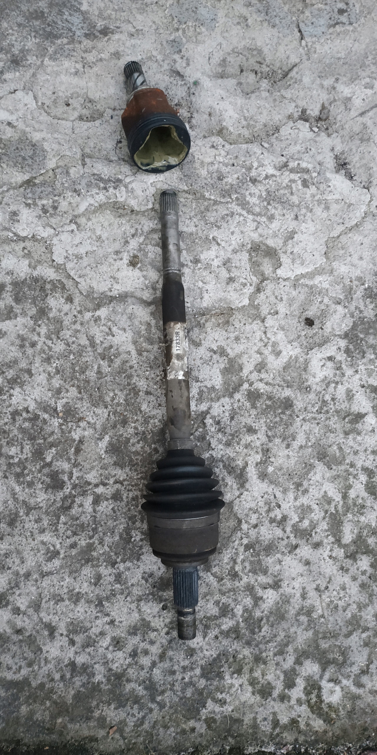НАПІВВІСЬ ЛІВИЙ ПЕРІД ПЕРЕДНЯ RENAULT KANGOO II 2 3 3 391017833R 
