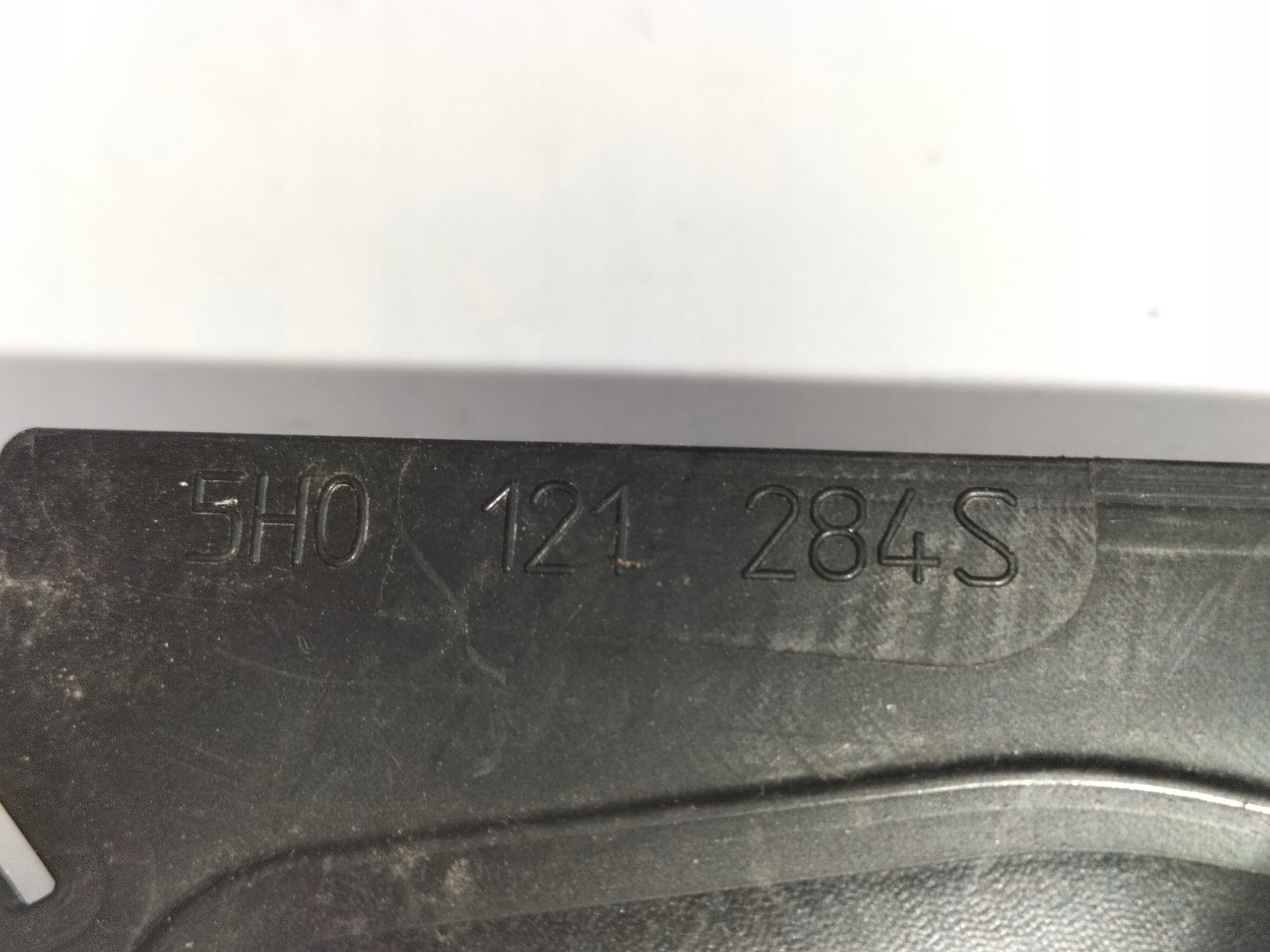 volant vzduchový přívod předek pravá VW GOLF 8 VIII 20
