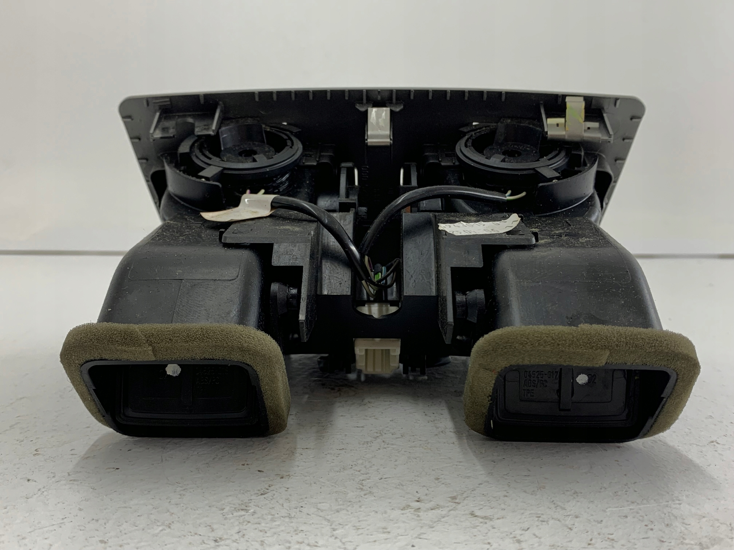 BMW E65 LIFT LCI grid air conditioning devices TUNELU rear part 7002395