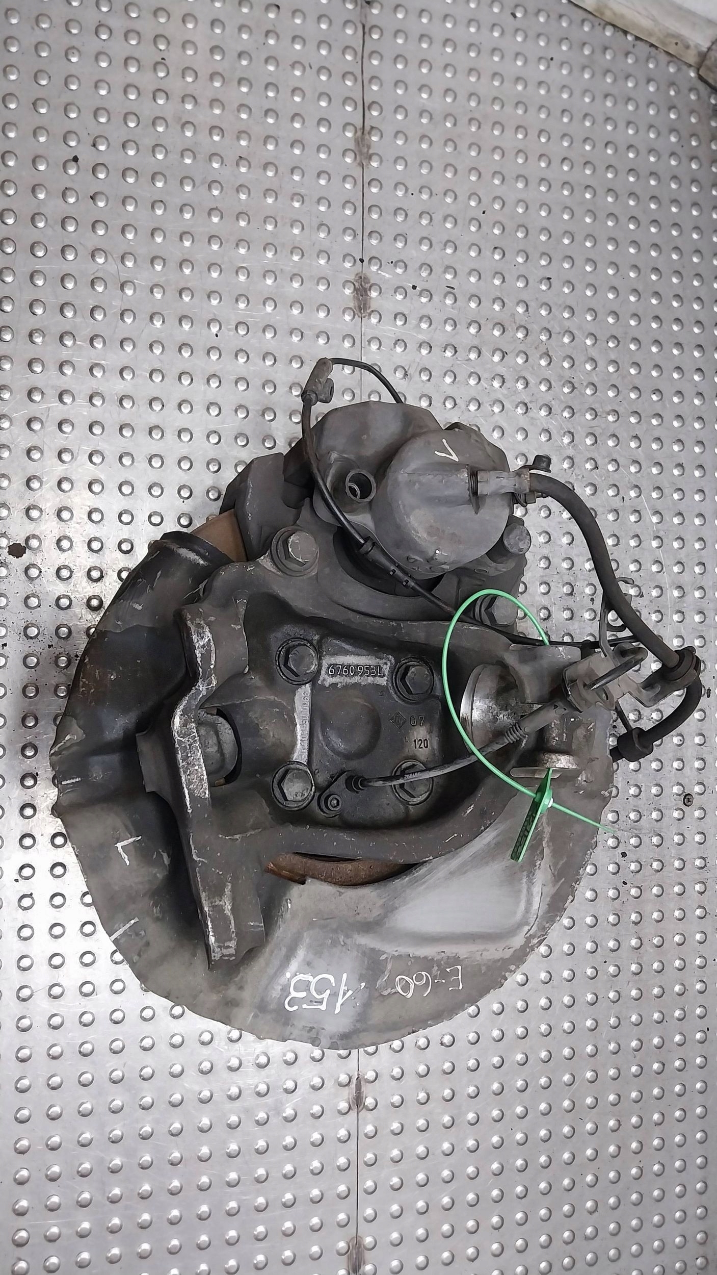 otoč čepu třmen levý předek KPL 6760953 BMW E60 E61