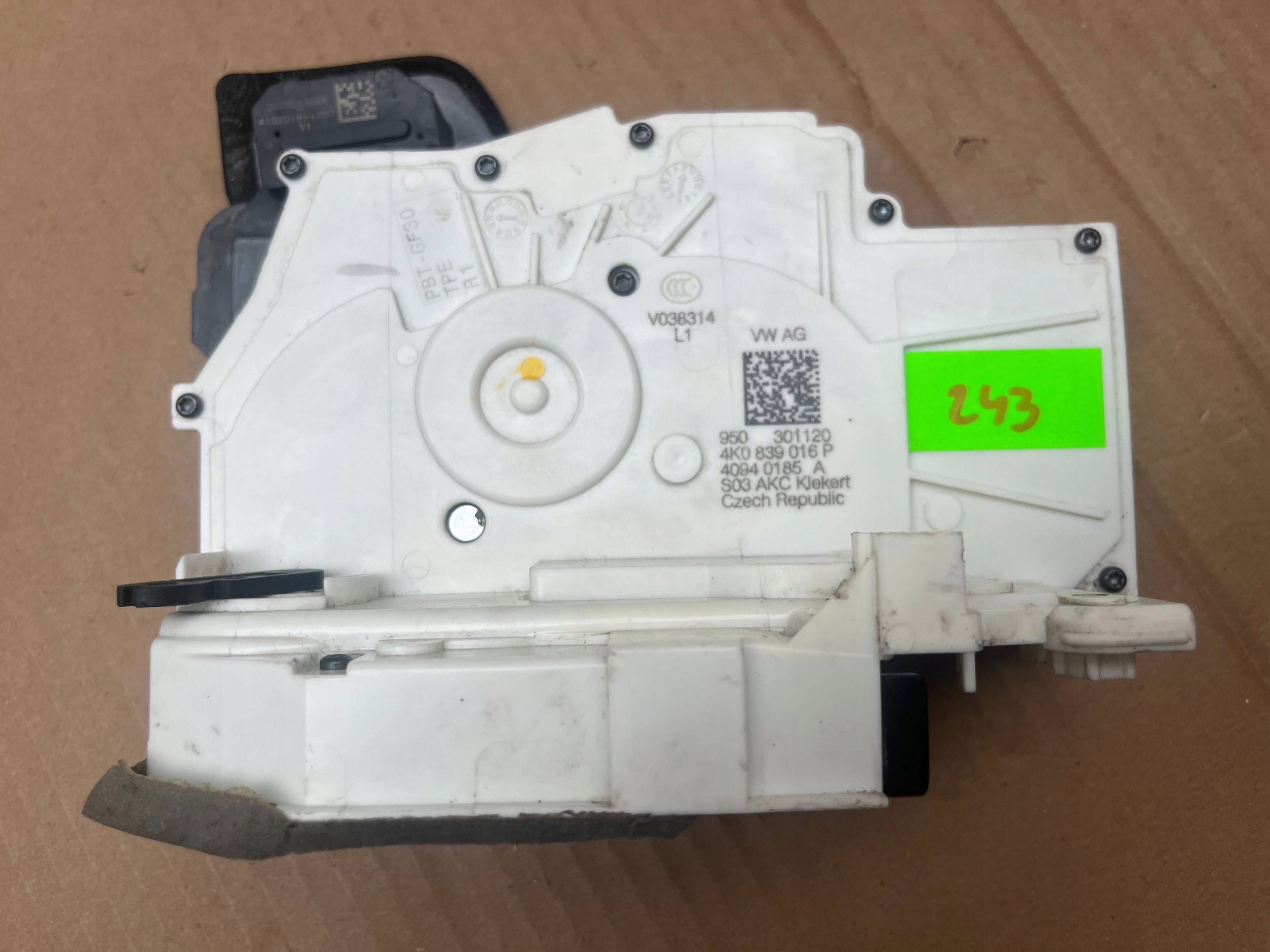 AUDI A7 4K8 lock door right rear part 4K0839016P