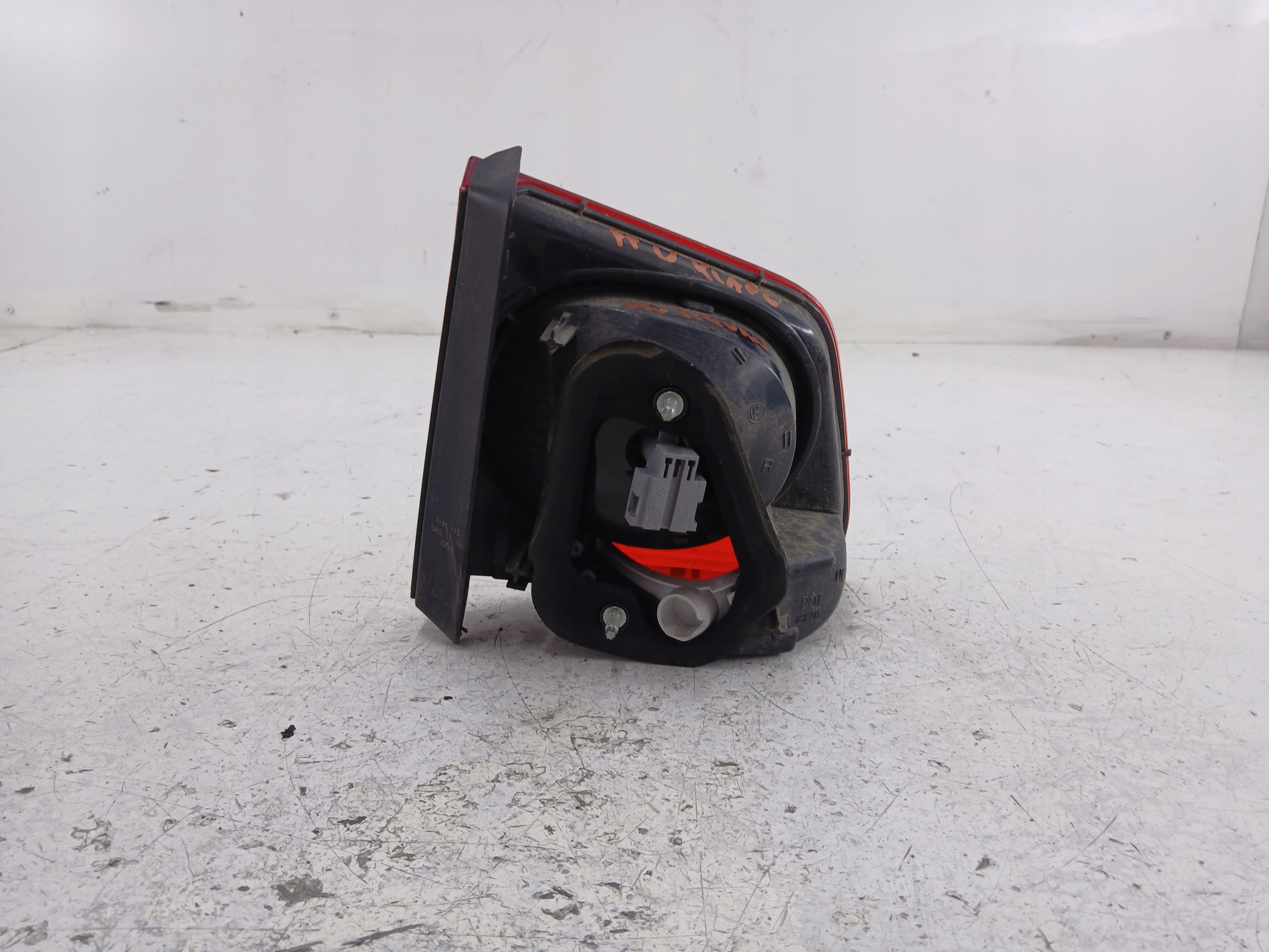 VW TIGUAN and 5N light right rear part trunk door