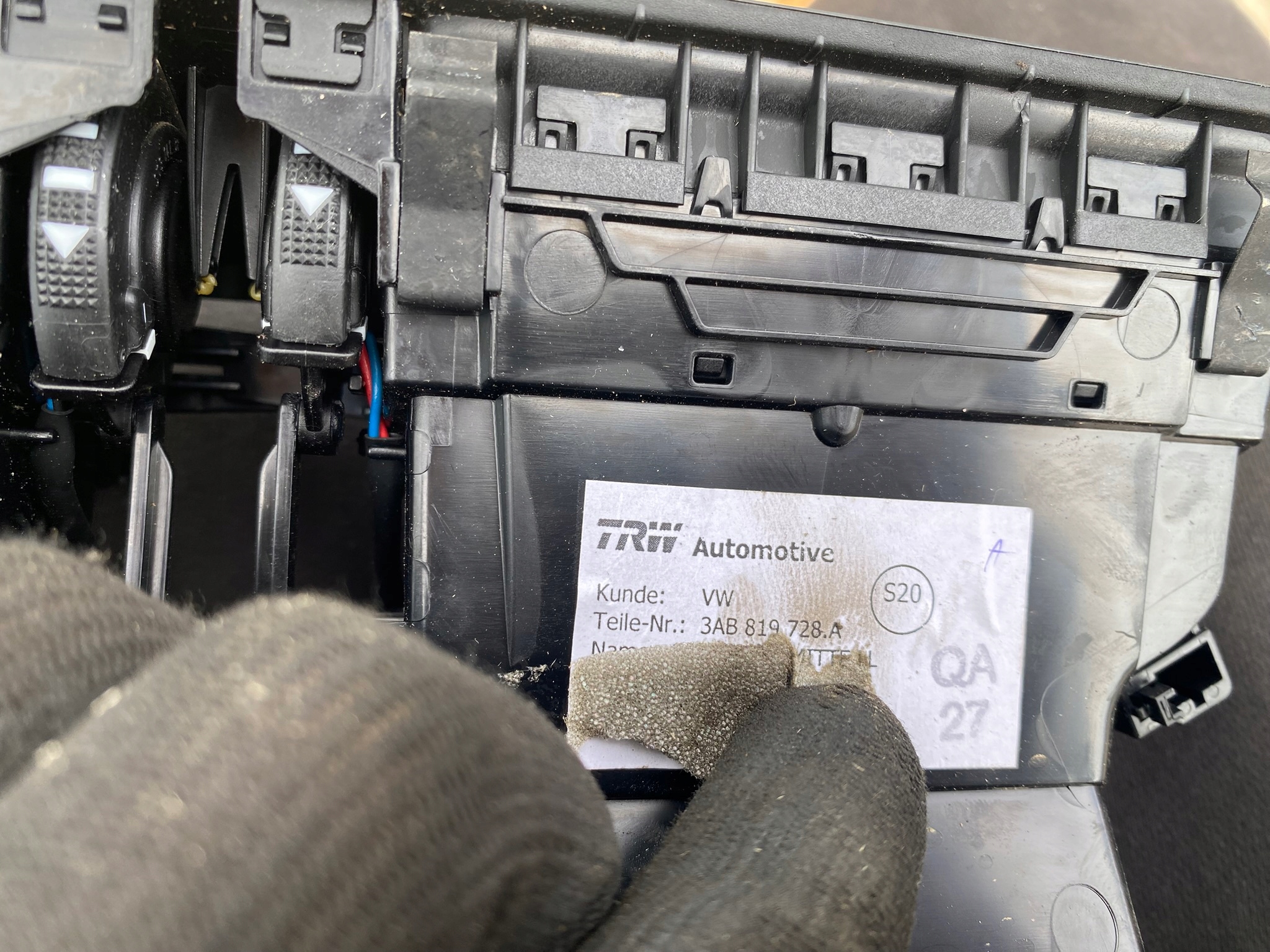 grid air conditioning devices front VOLKSWAGEN PASSAT B7 3AB819728A