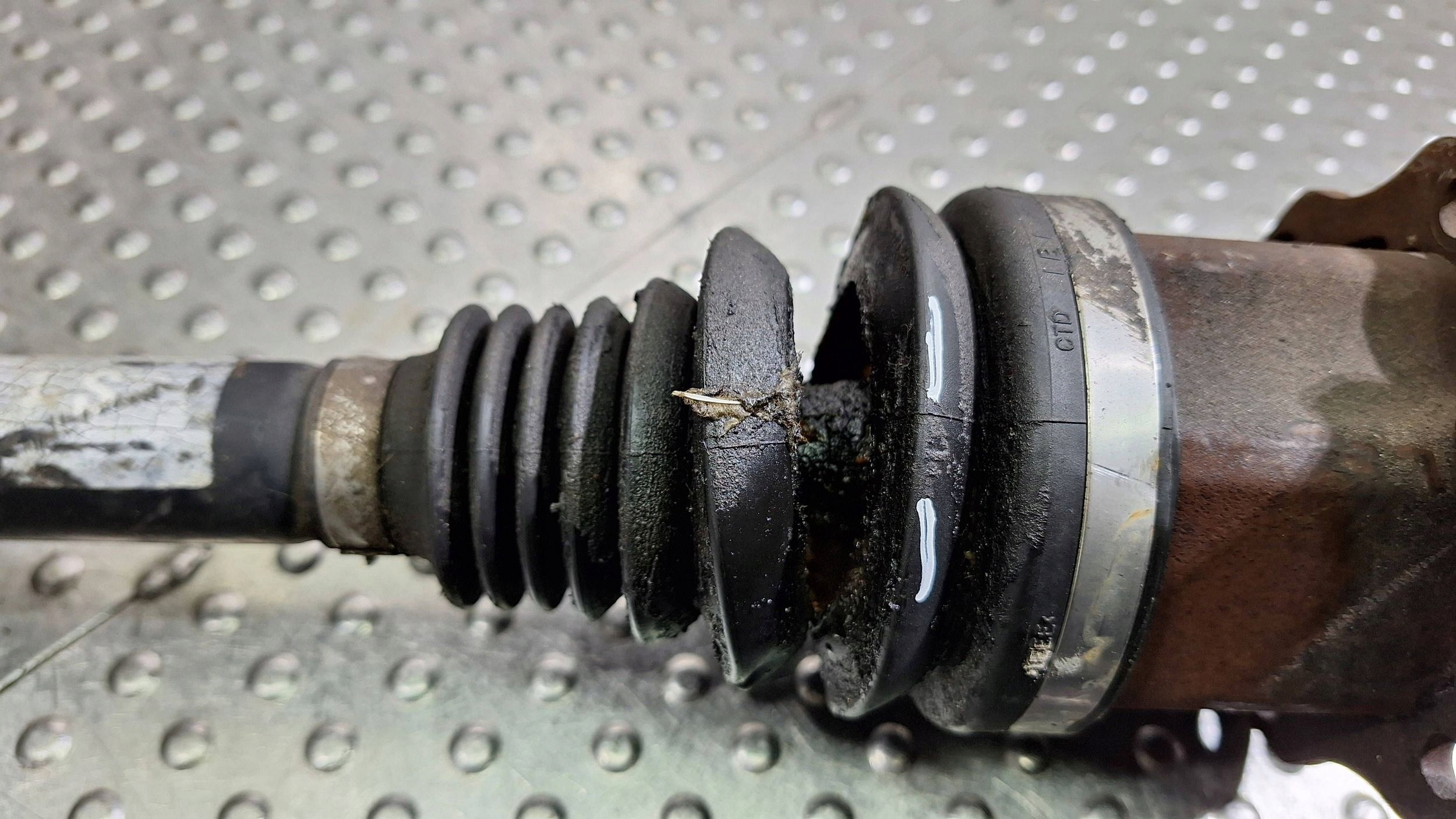 semi-axis right left front 8K0407271Q AUDI A4 B8 A5 8T 2.0 TDI