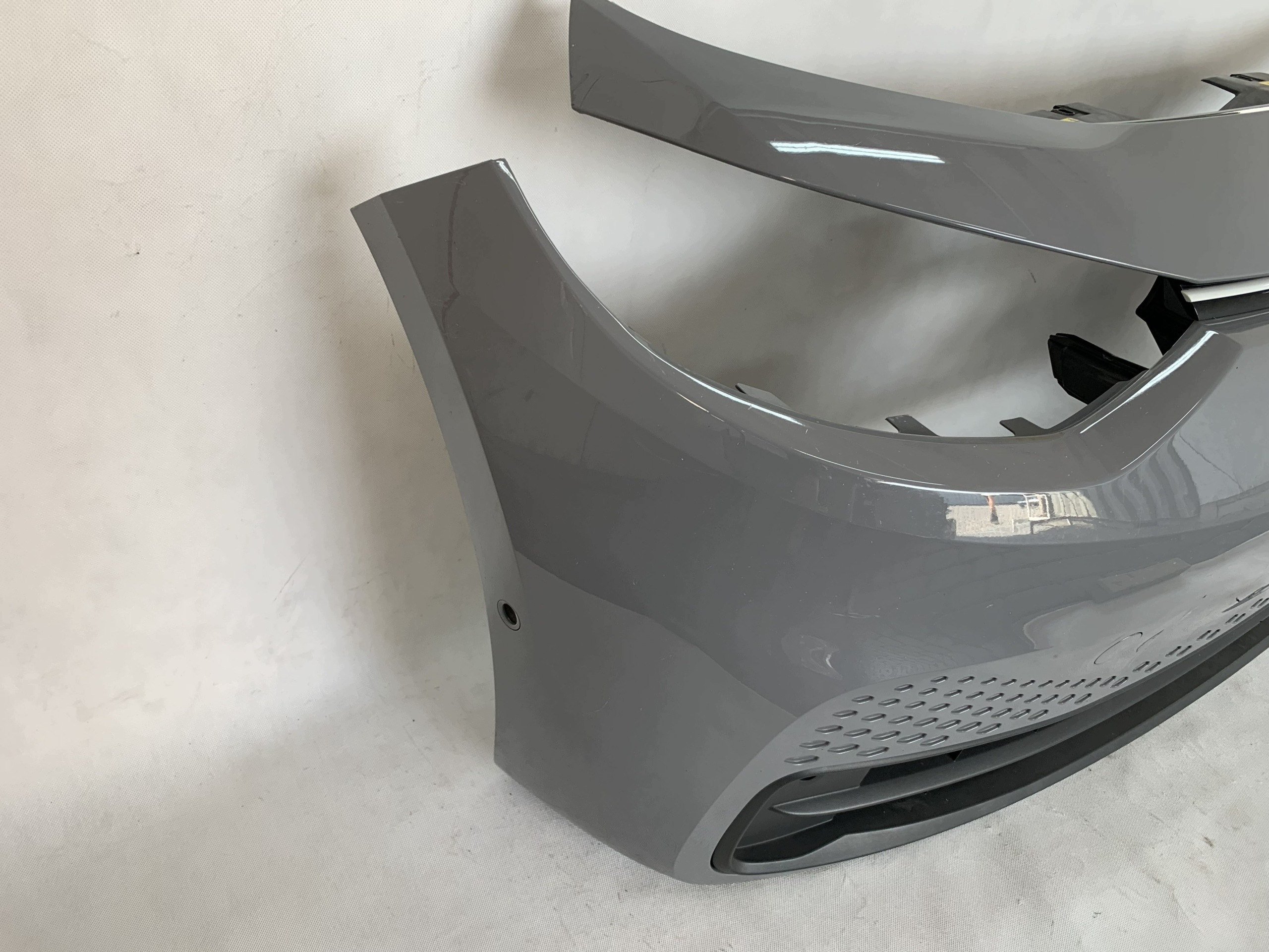 front bumper Volkswagen ID3 id 3 VW 19r PDC 10A807221 08.26