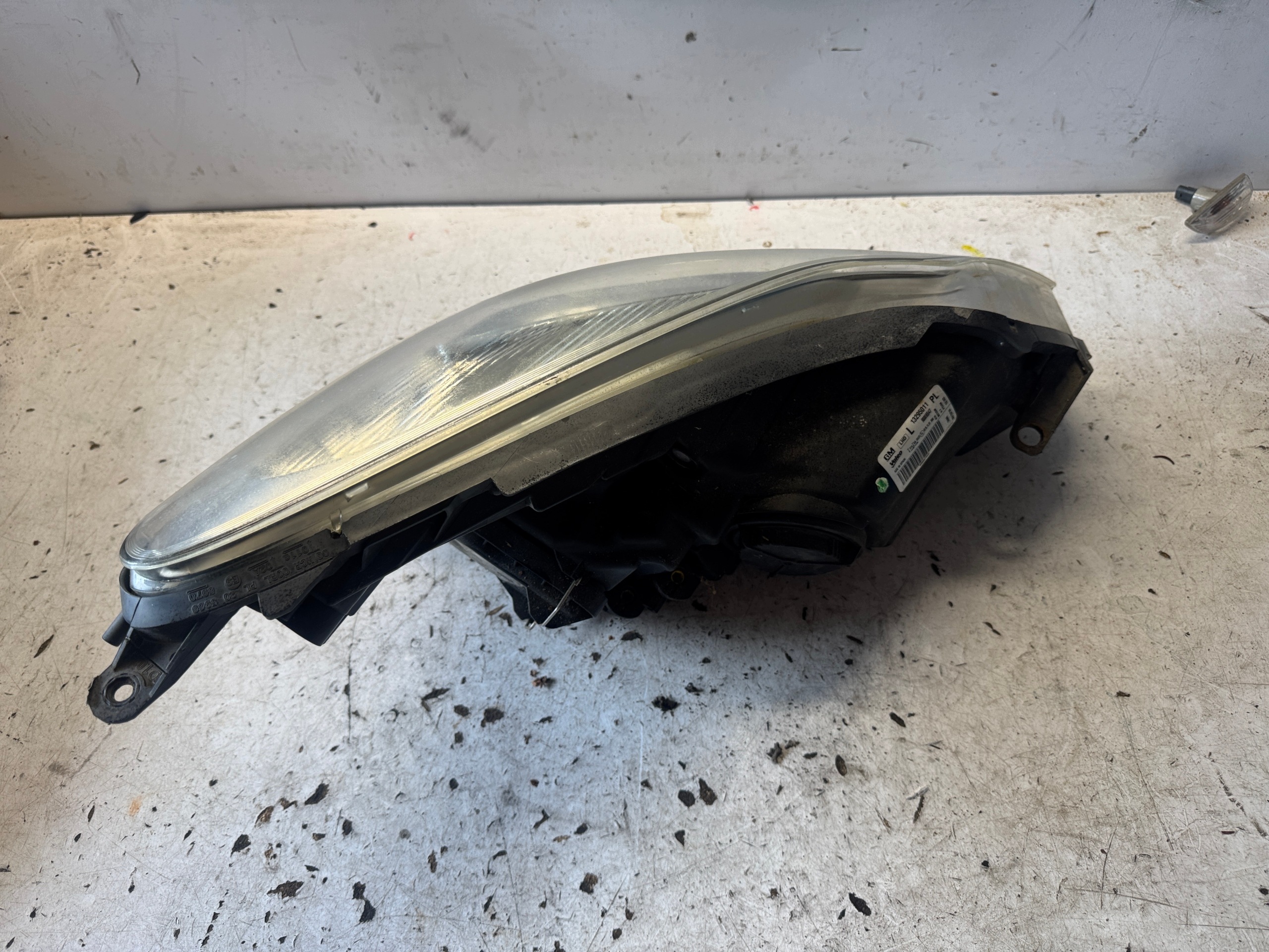OPEL CORSA D LIFT REFLEKTOR light left front left EUROPA 13295011