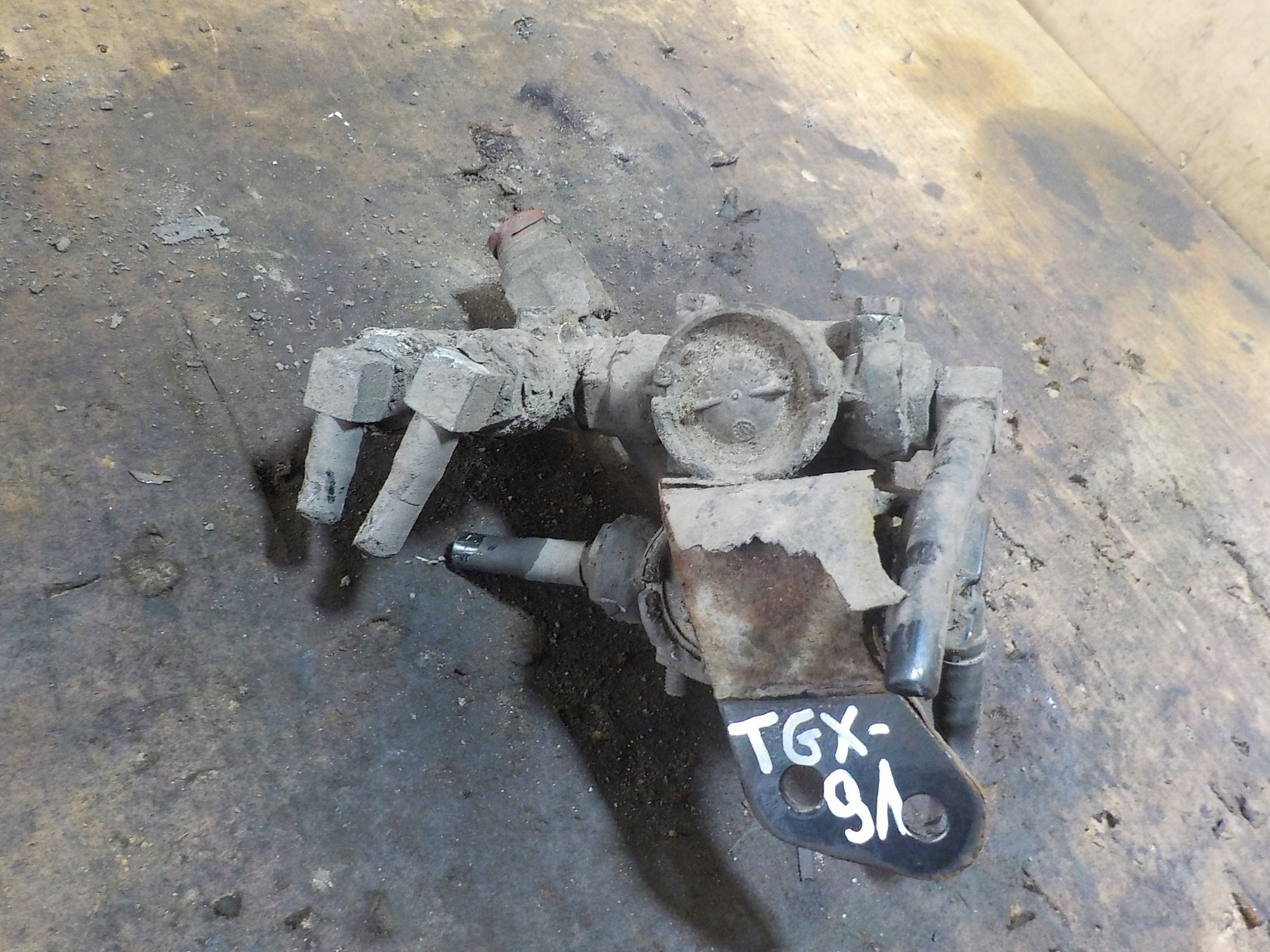 4750103330 - КЛАПАН РЕДУКТОР ТИСКУ MAN TGX 26.440