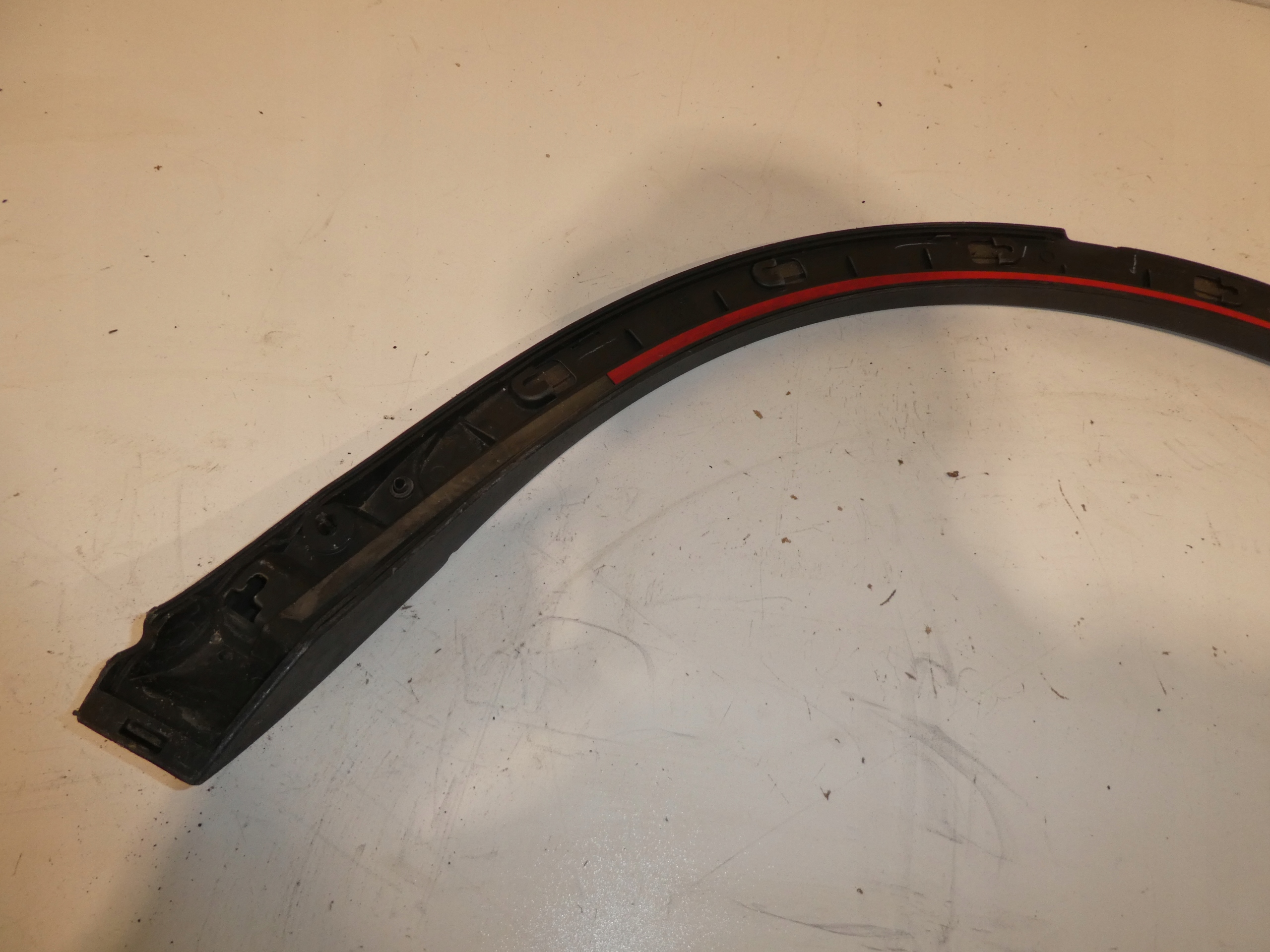 AUDI Q3 8U modanatura parafango destra posteriore 8U0853818B