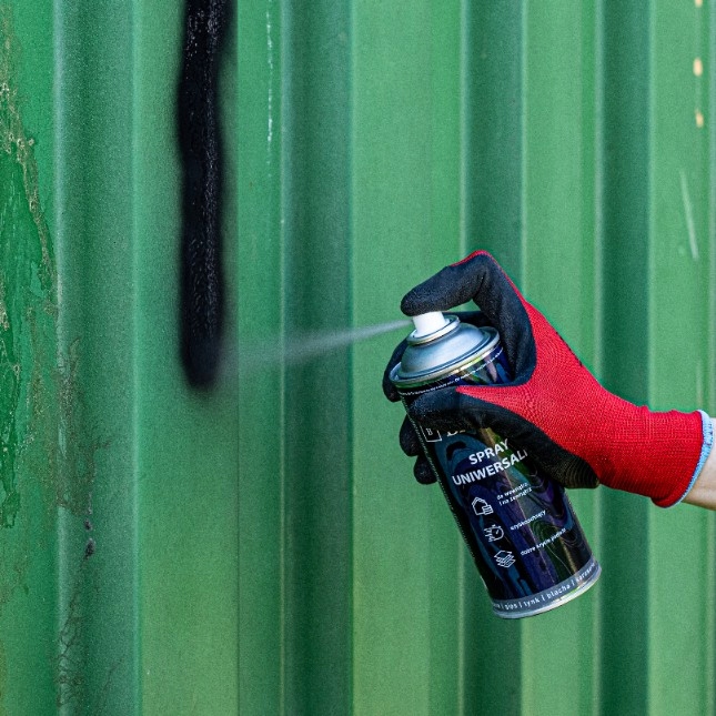 LAKIER W SPRAYU CZARNY MAT FARBA SPRAY EMALIA RAL 9005 MATOWY Pojemność opakowania 400 ml