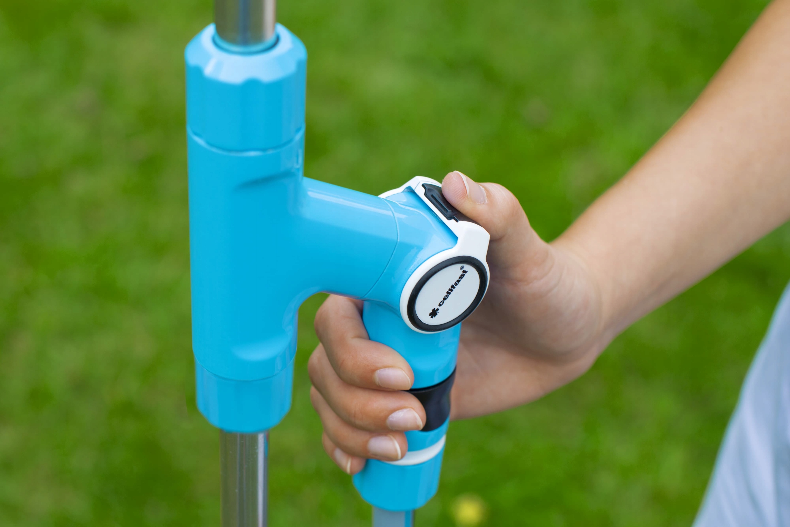 CELLFAST PRYSZNIC OGRODOWY NATRYSK TURYSTYCZNY ALUMINIUM ERGO C 53-470 Waga produktu z opakowaniem jednostkowym 0.72 kg