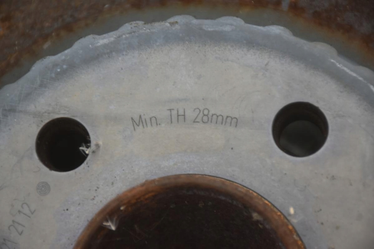 swing right * front MERCEDES C W205 A0004213520