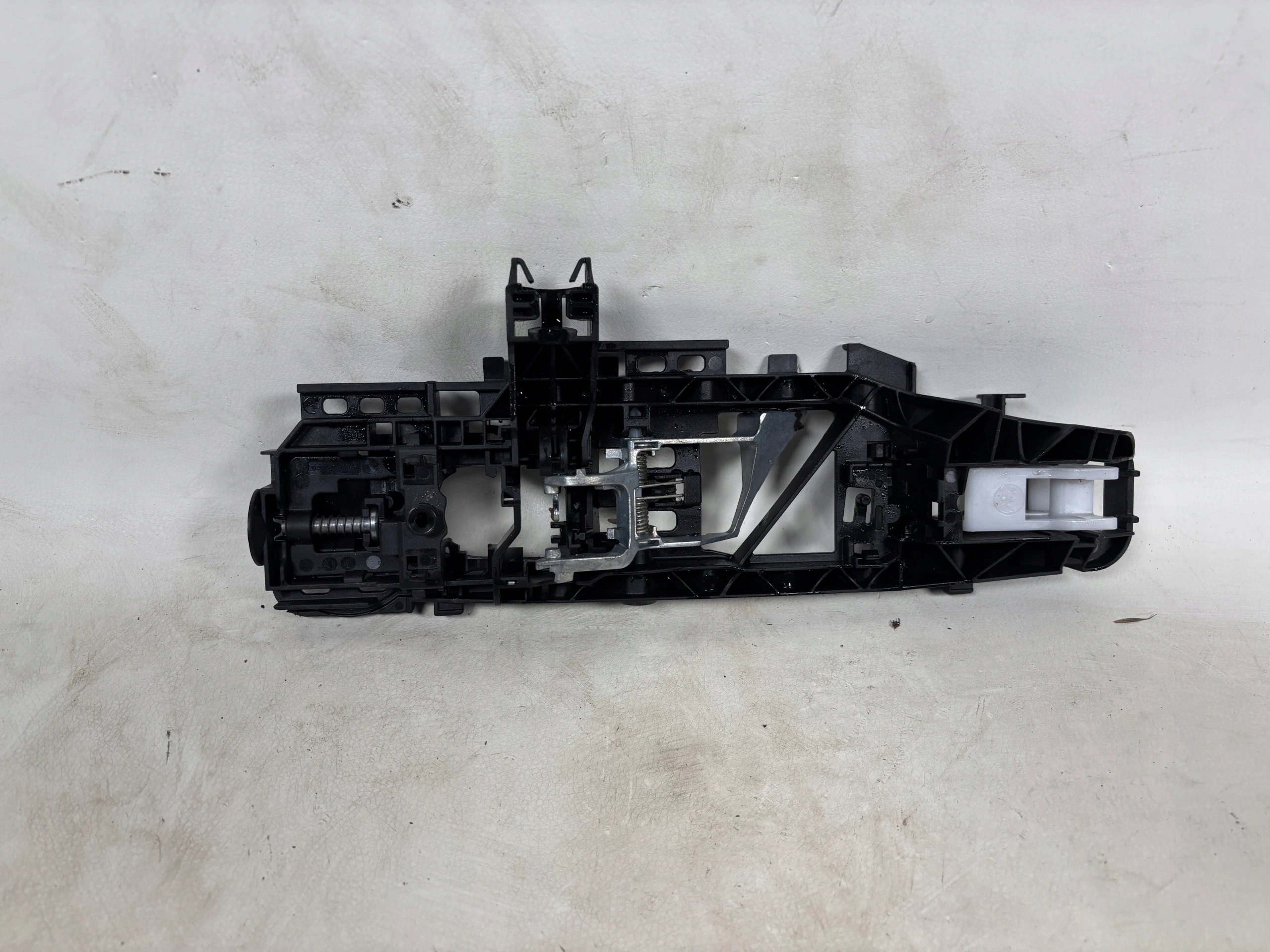 MERCEDES W205 Support plaque Poignées Droite Arrière A0997601802