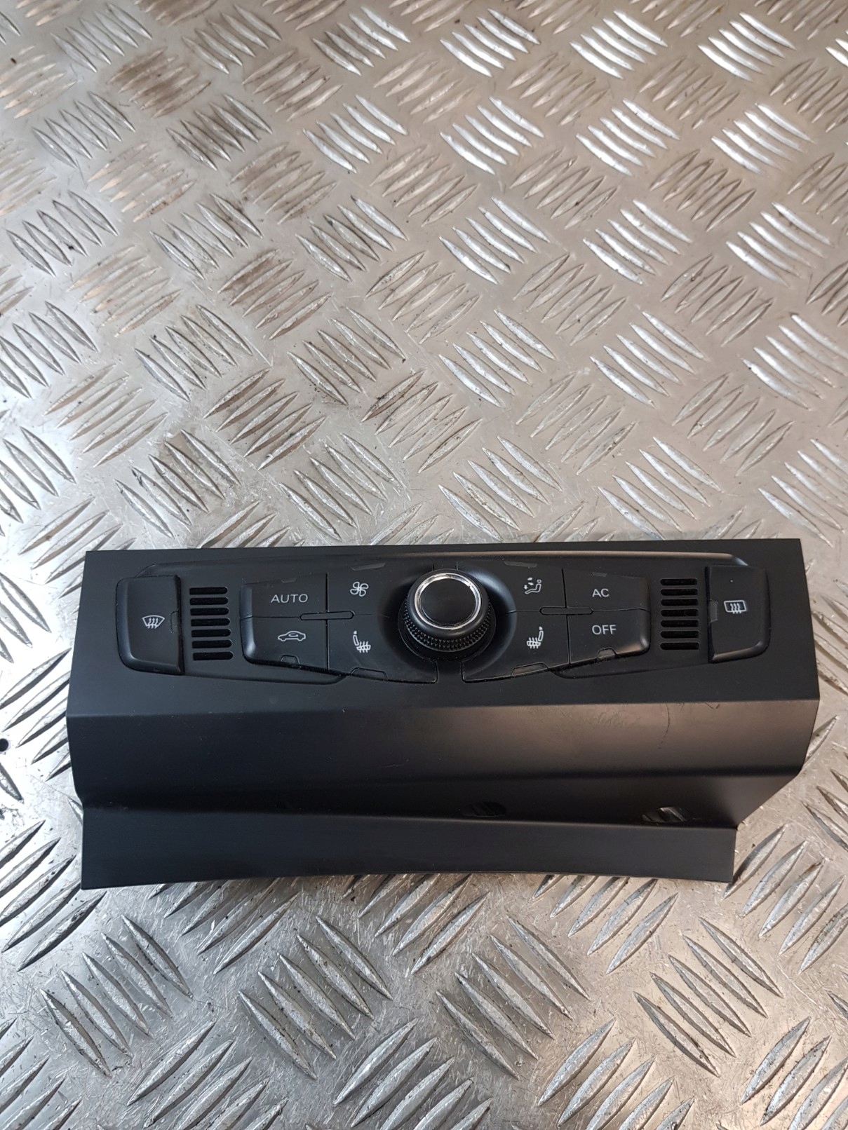 PANEL klími klimatizaci 8T1820043AA AUDI A4 B8 09R